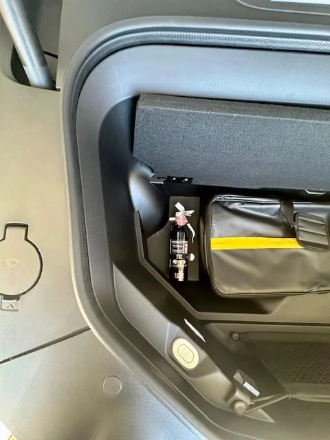 Rivian R1T R1S Where to place a Fire Extinguisher 06