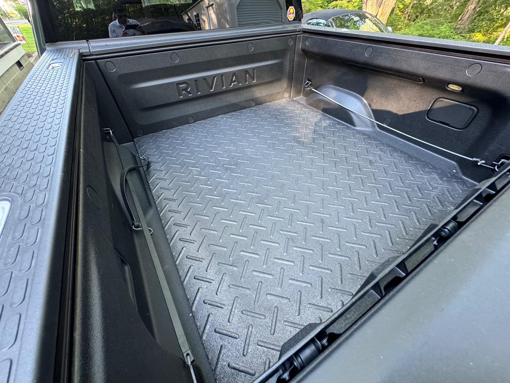 Rivian R1T R1S Tractor Supply 1” horse stall mat “installed” IMG_1034