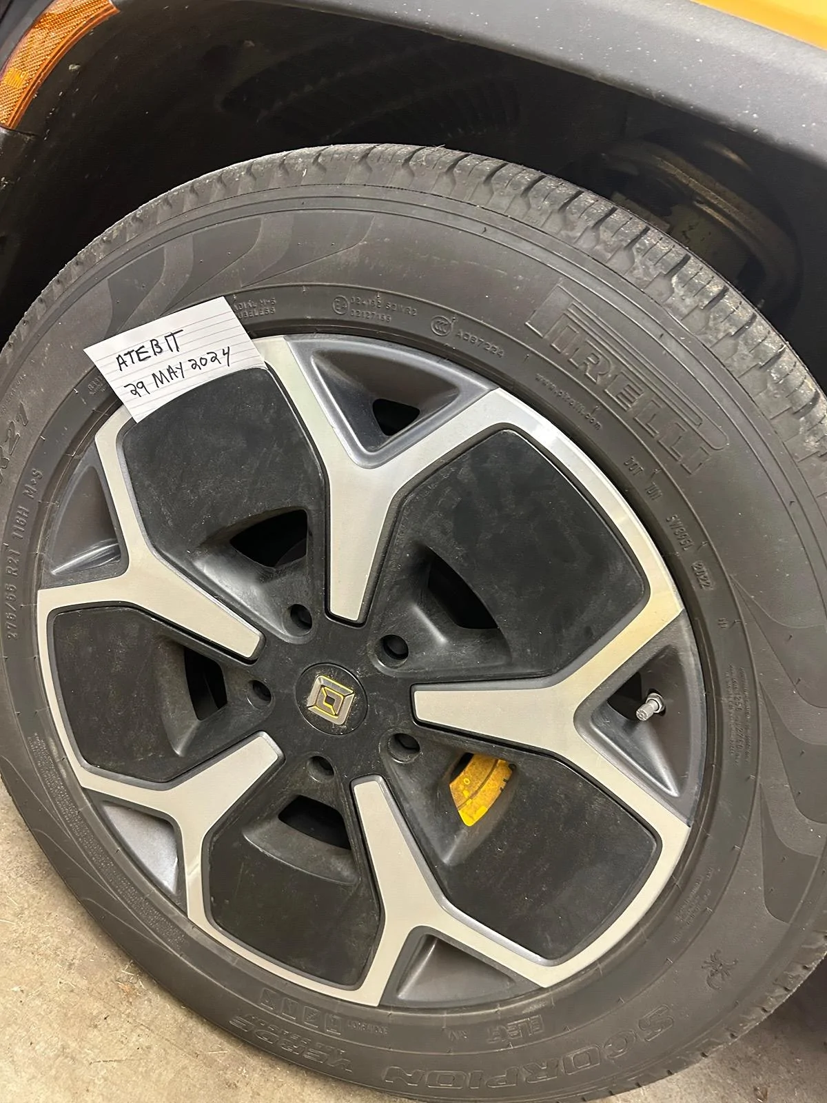 Rivian R1T R1S FS: 21” OEM Wheel & Tire $250 1716942107641-yl
