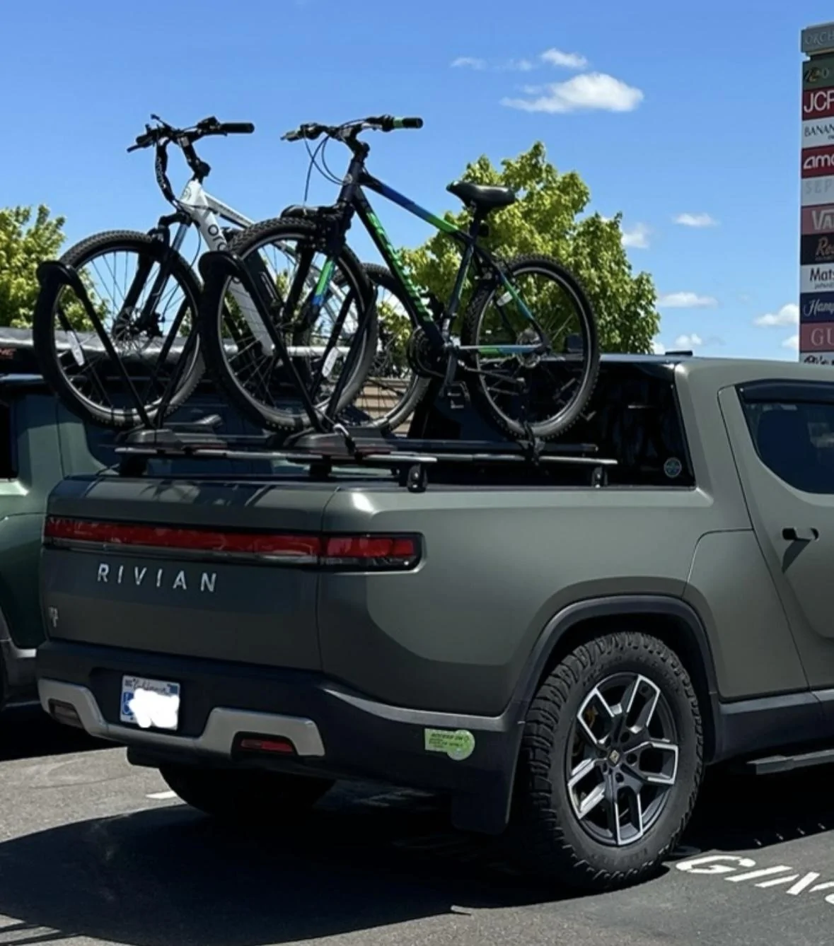 Rivian R1T R1S Recommendation needed: bike rack/mount compatible with Rivian crossbars IMG_0404