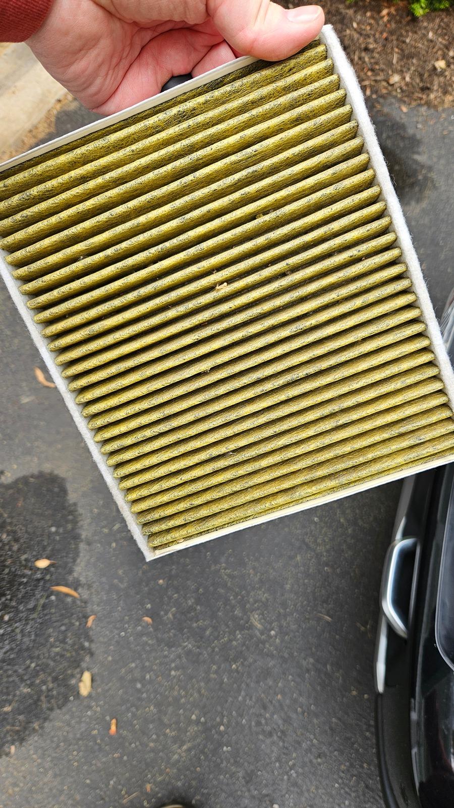 Rivian R1T R1S Quick Q - is air filter replaced with 7500 mile service? 1000016461