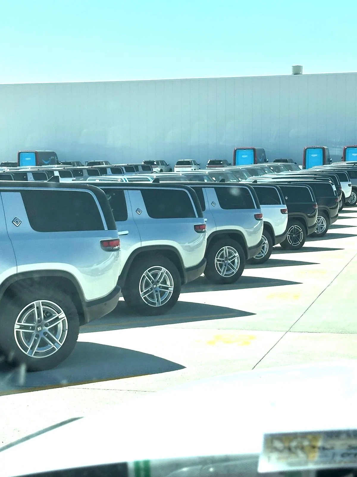 Rivian R1T R1S New R1 Refresh spotted photos! [Updated w/ New Wheel Aero Covers pic] 2025 rivian r1 refresh 5