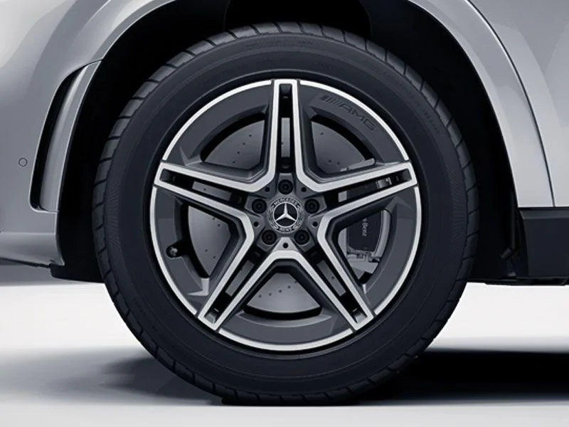 Rivian R1T R1S New R1 Refresh spotted photos! [Updated w/ New Wheel Aero Covers pic] jante-mercedes-gle-w167-amg-5-doubles-branches-9-j-x-20-pouces-et-57-essieu-avant