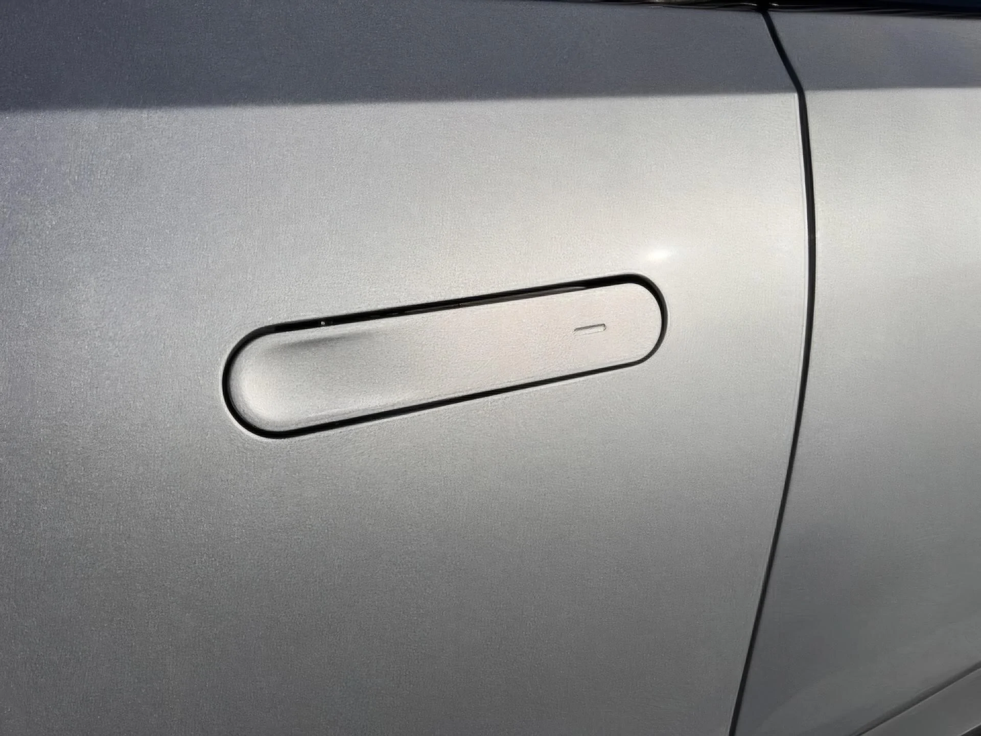 Rivian R1T R1S New R1 Refresh spotted photos! [Updated w/ New Wheel Aero Covers pic] IMG_6102