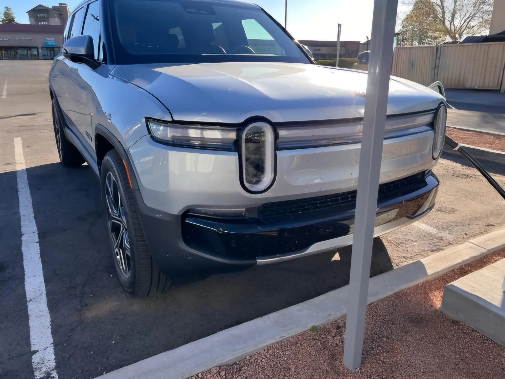 Rivian R1T R1S New R1 Refresh spotted photos! [Updated w/ New Wheel Aero Covers pic] IMG_6099