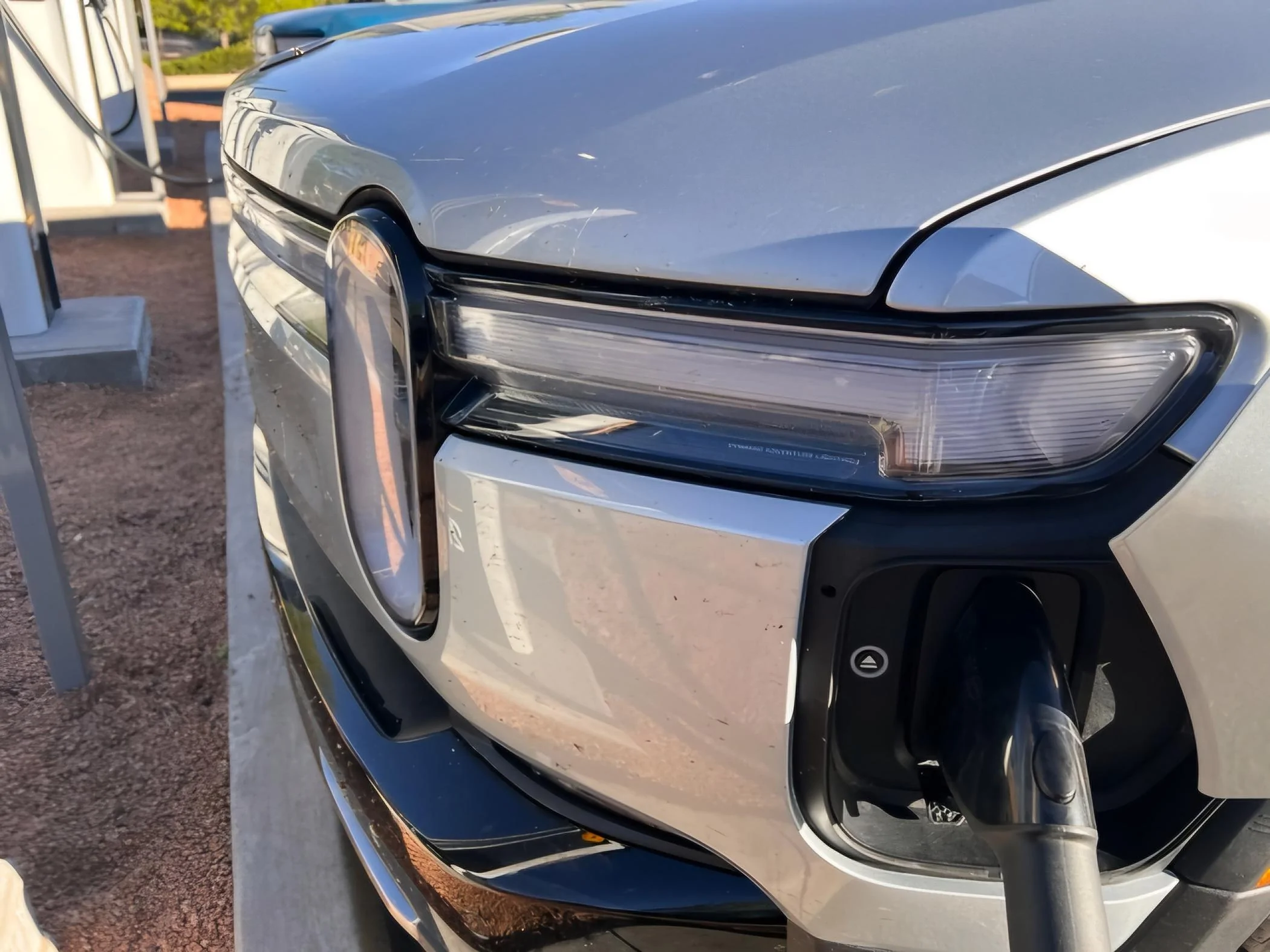 Rivian R1T R1S New R1 Refresh spotted photos! [Updated w/ New Wheel Aero Covers pic] IMG_6100