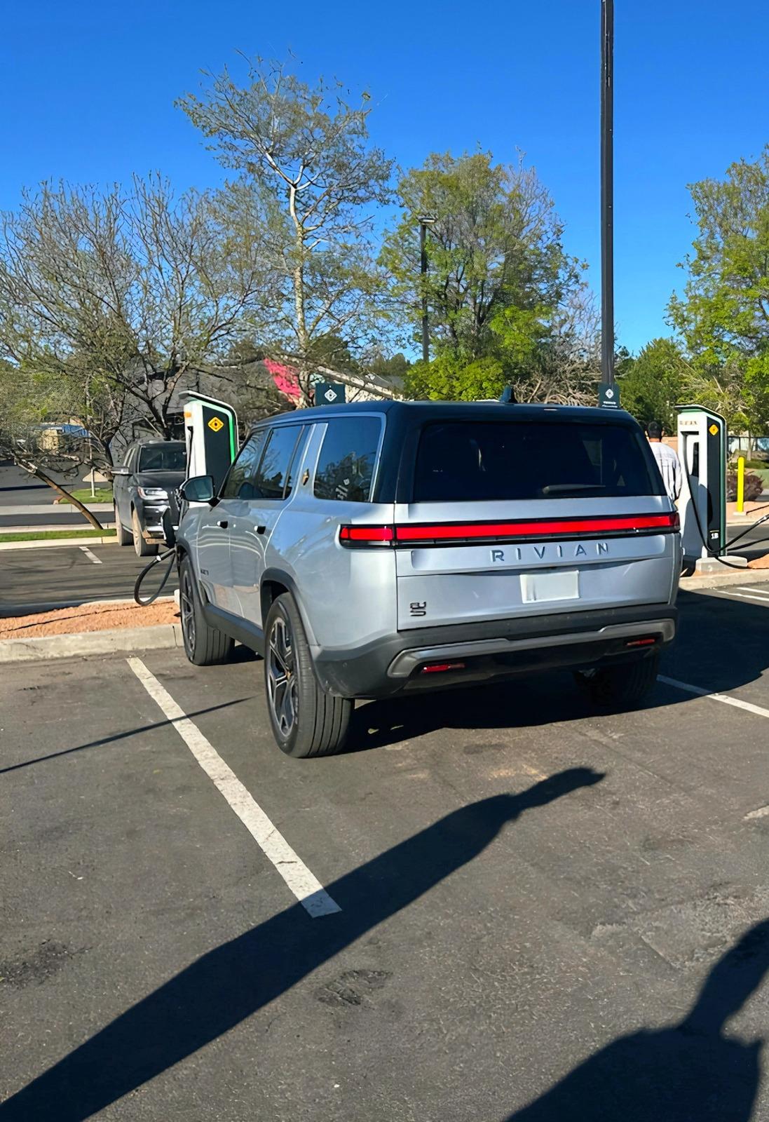 Rivian R1T R1S New R1 Refresh spotted photos! [Updated w/ New Wheel Aero Covers pic] 20240529_151321