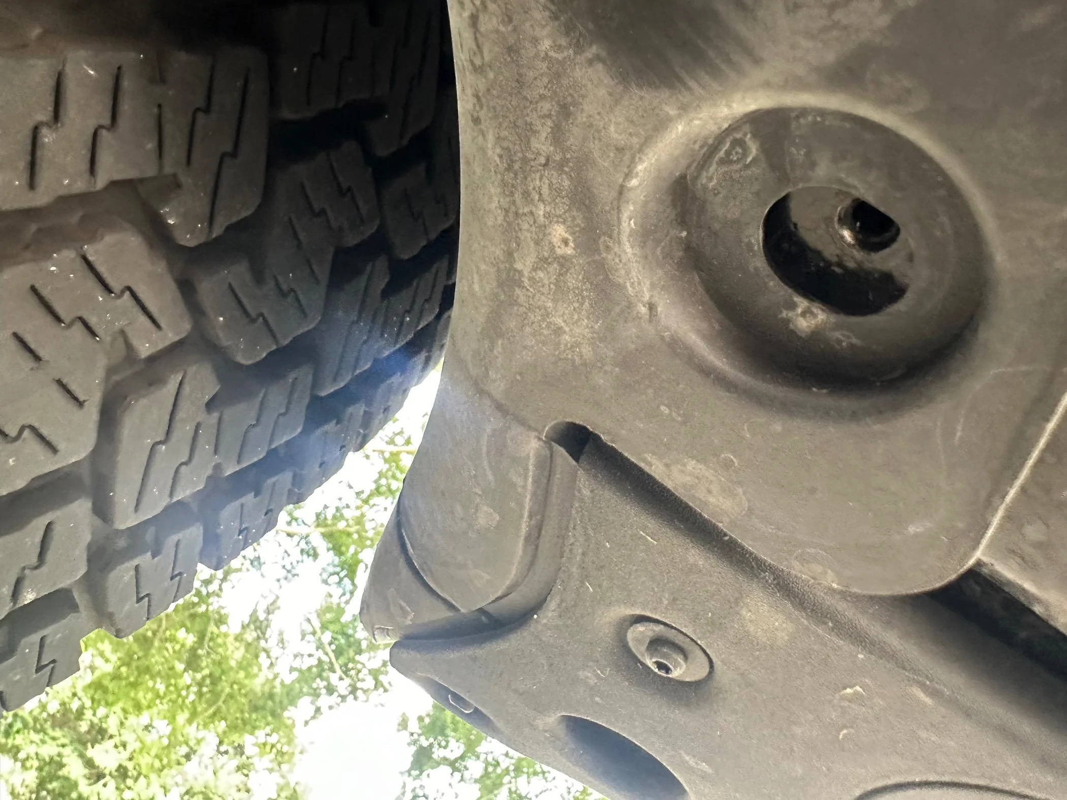 Rivian R1T R1S Missing underbody torx screws IMG_2142