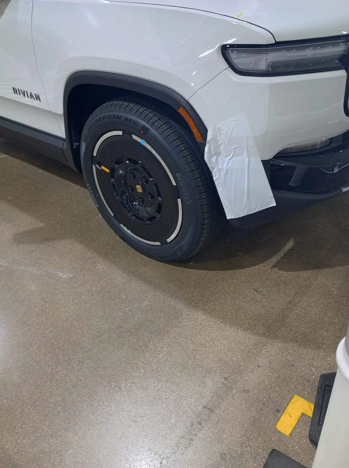 Rivian R1T R1S New R1 Refresh spotted photos! [Updated w/ New Wheel Aero Covers pic] FB_IMG_1717085599665