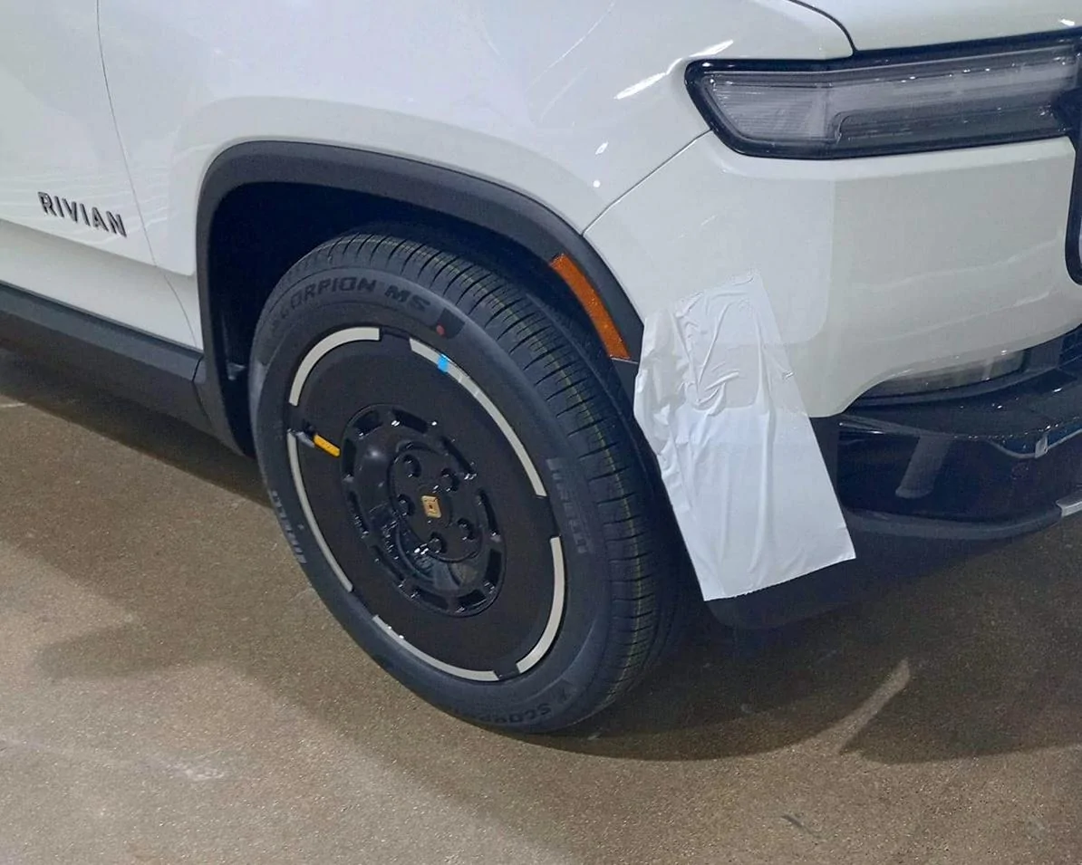 Rivian R1T R1S New R1 Refresh spotted photos! [Updated w/ New Wheel Aero Covers pic] rivian r1 update aerocovers