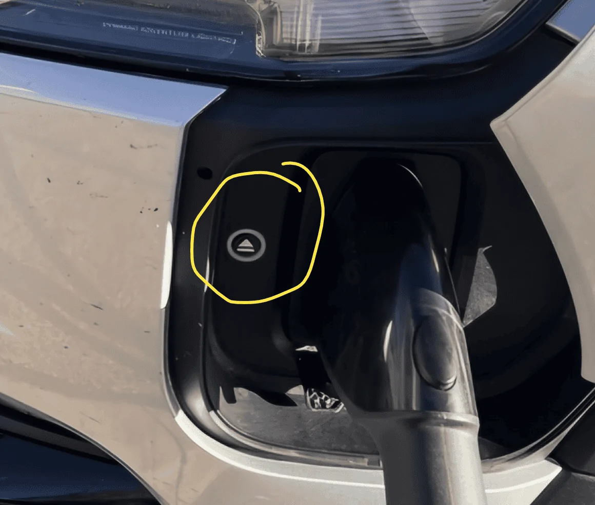 Rivian R1T R1S New R1 Refresh spotted photos! [Updated w/ New Wheel Aero Covers pic] 1717088041716-xu
