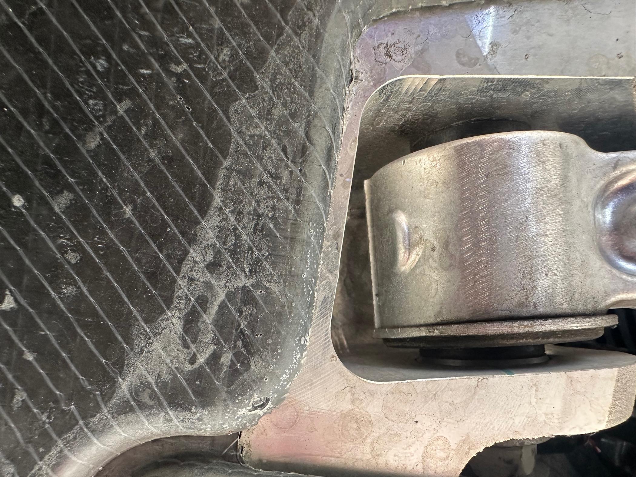 Rivian R1T R1S Missing underbody torx screws IMG_2137