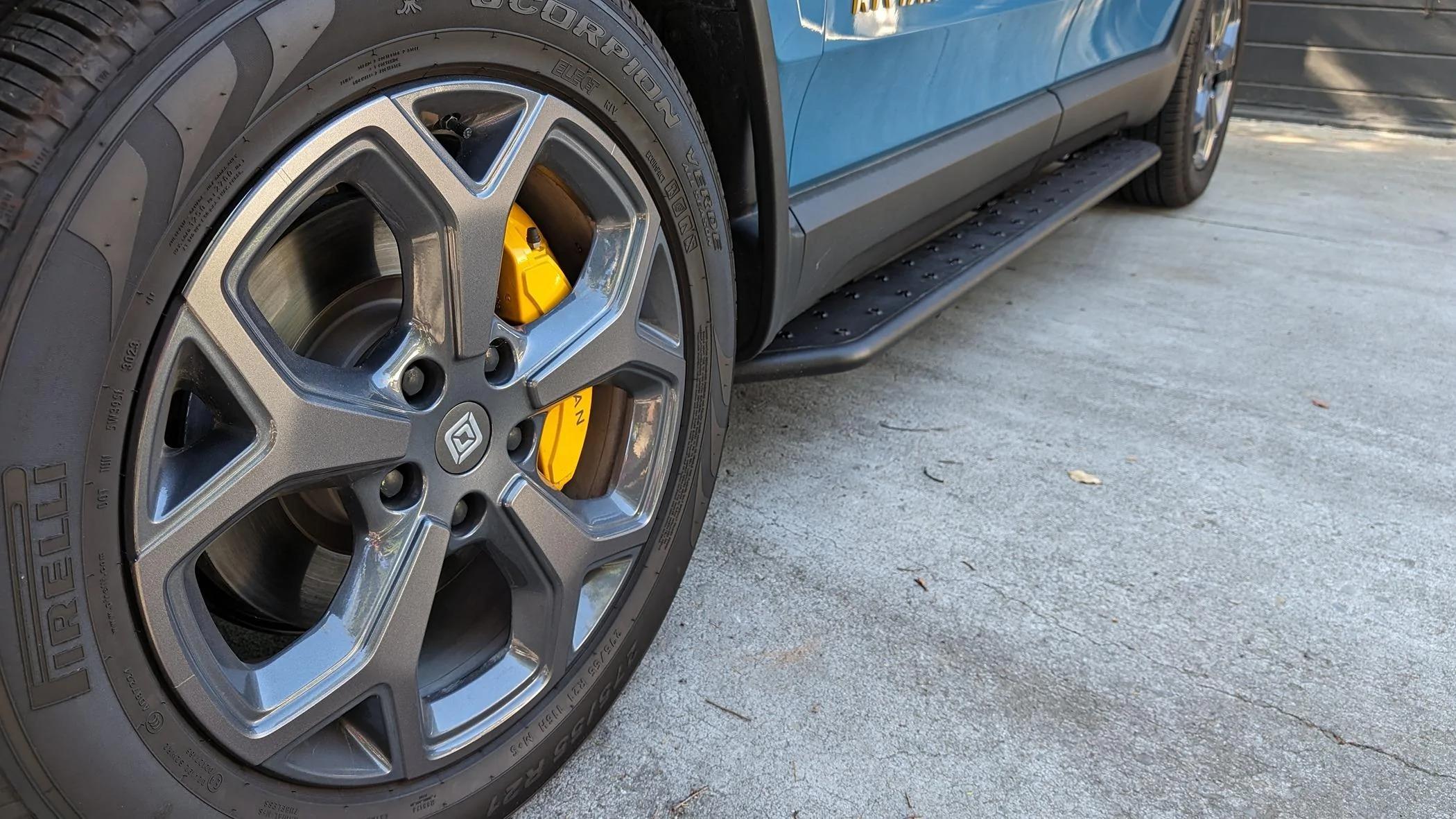 Rivian R1T R1S RealWheels EV Stainless Steel Running Boards PXL_20240528_004420576