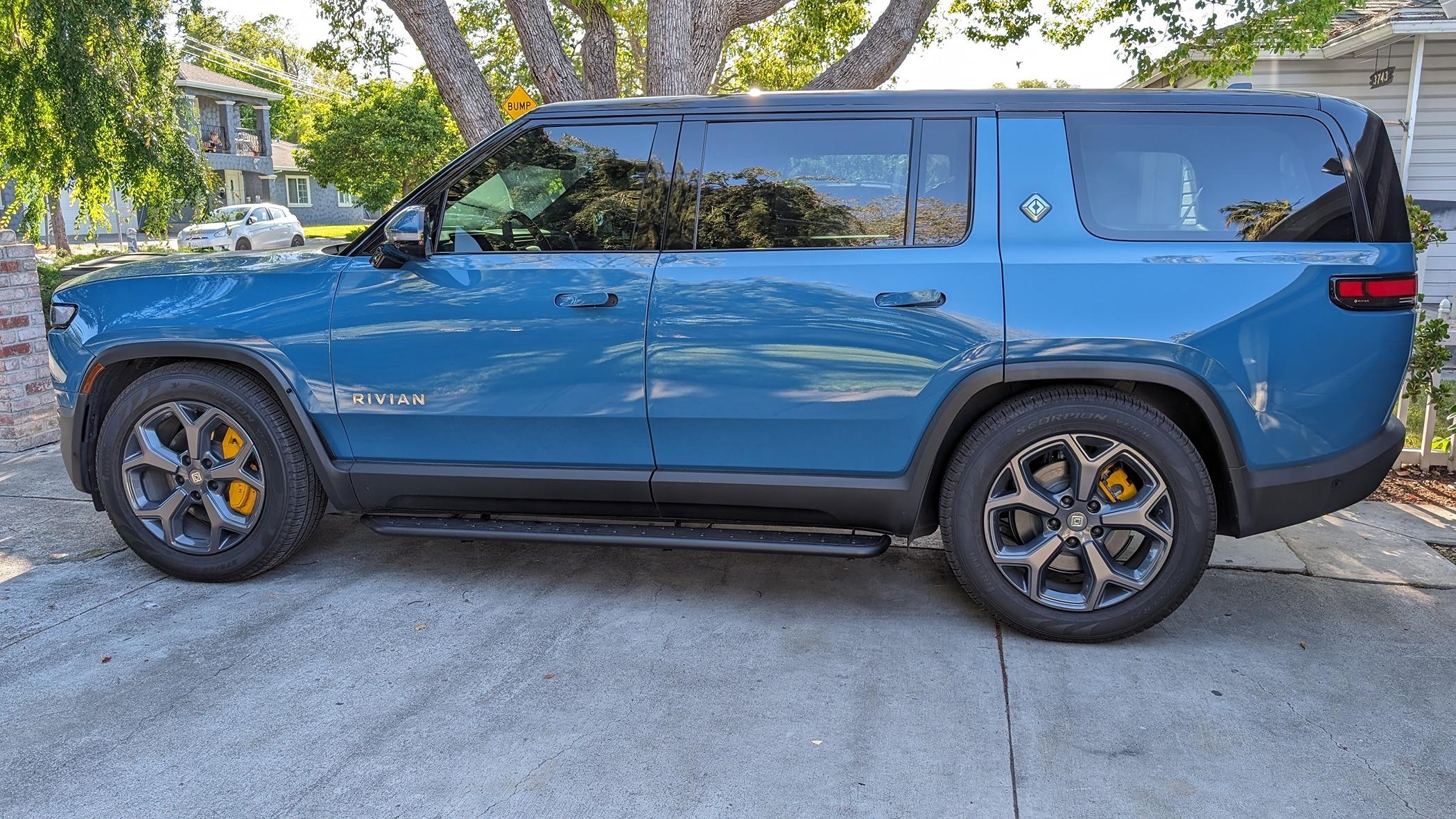 Rivian R1T R1S RealWheels EV Stainless Steel Running Boards PXL_20240528_004336276