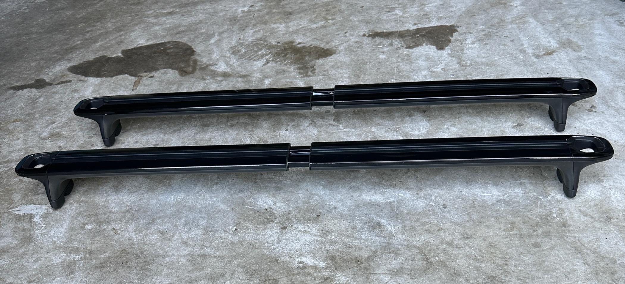 Rivian R1T R1S Blacking Out Crossbars IMG_2088