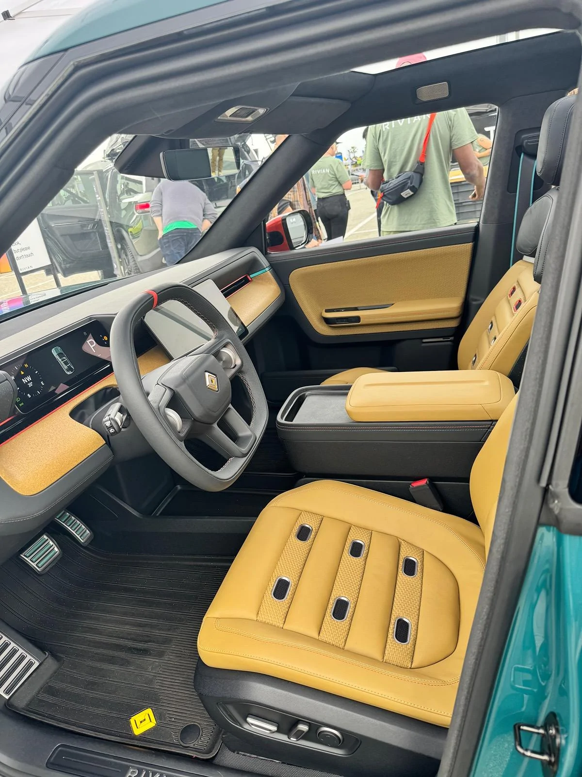 Rivian R1T R1S Photos of R3X at Electrify Expo Today! ?⚡ IMG_0622