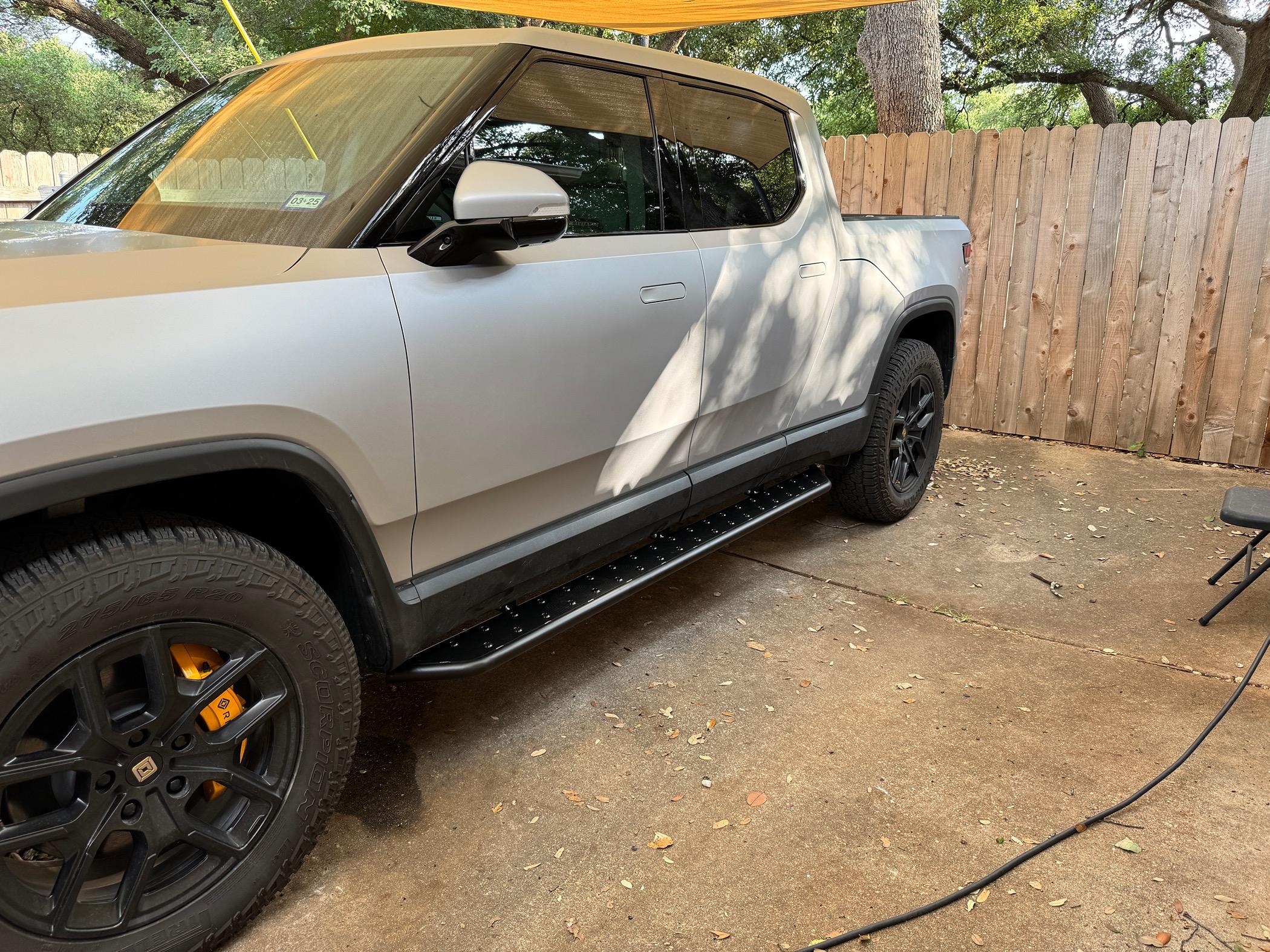 Rivian R1T R1S RealWheels EV Stainless Steel Running Boards IMG_5059