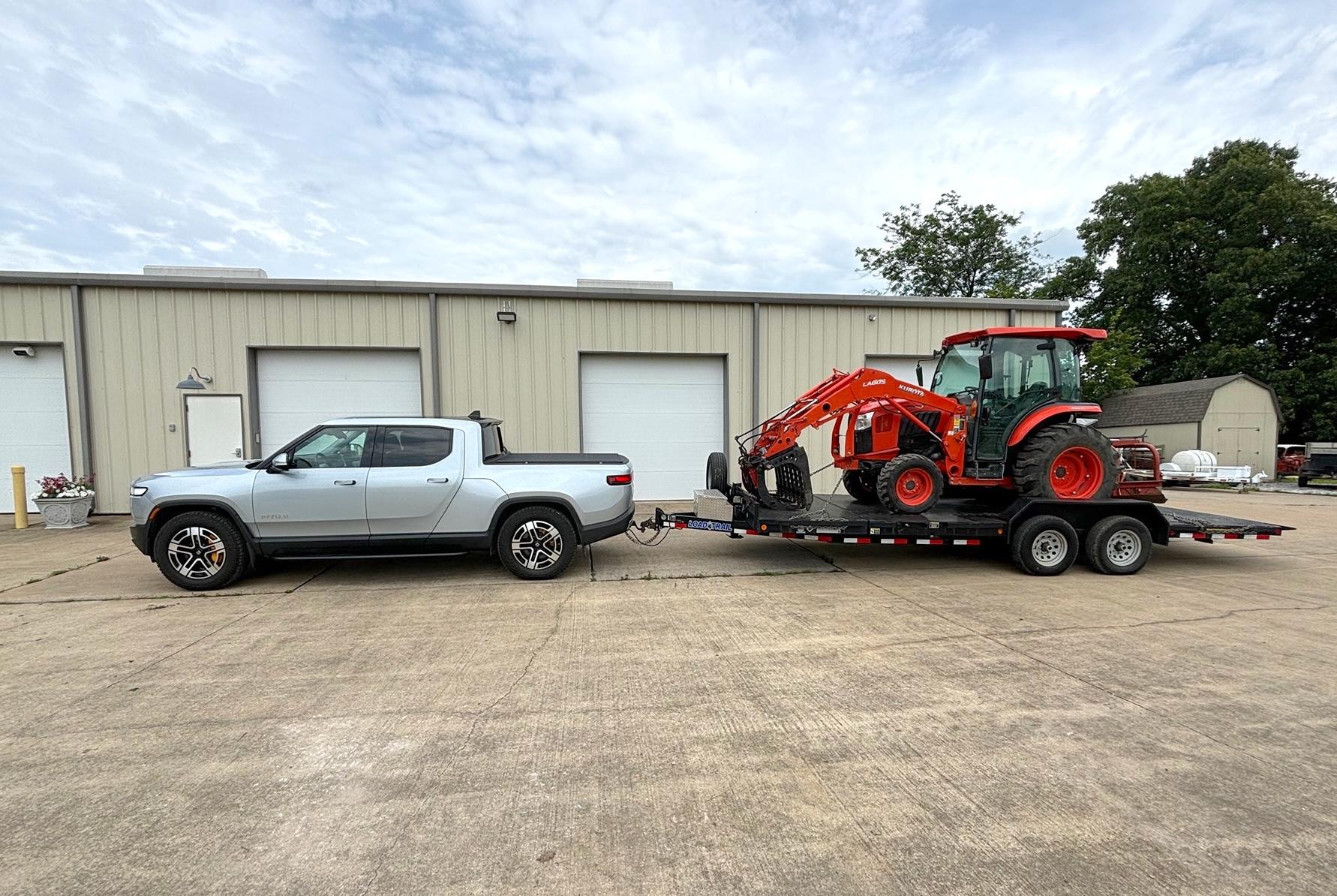 Rivian R1T R1S Used my R1T in Tornado cleanup IMG_1119