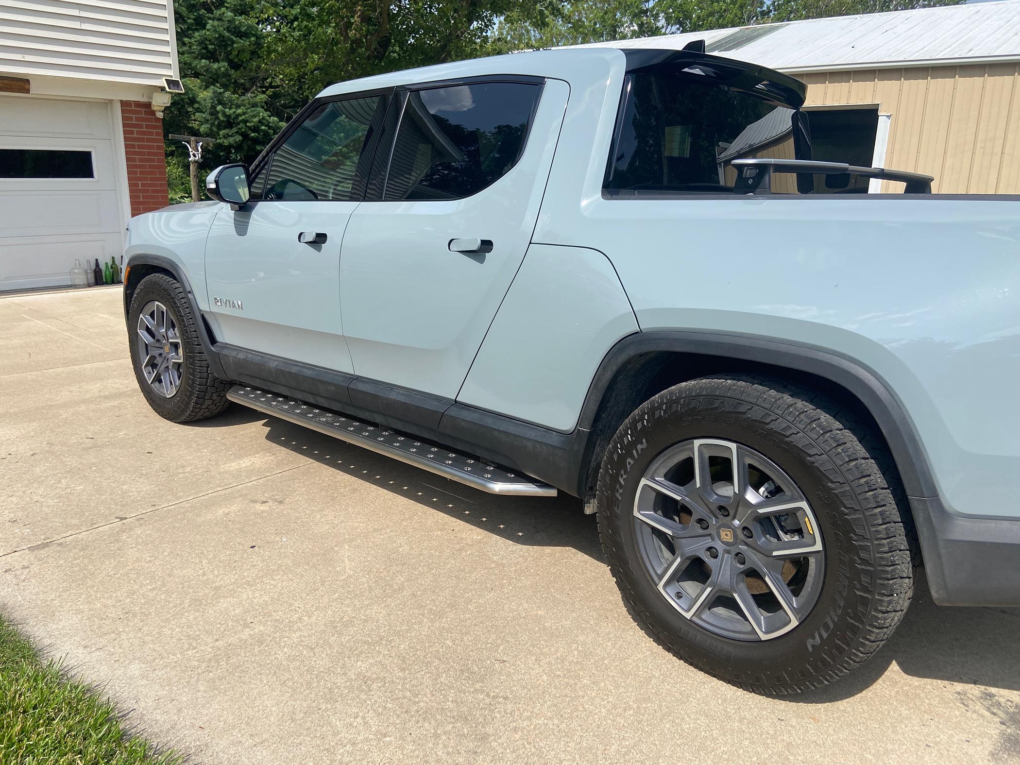Rivian R1T R1S RealWheels EV Stainless Steel Running Boards IMG_2182