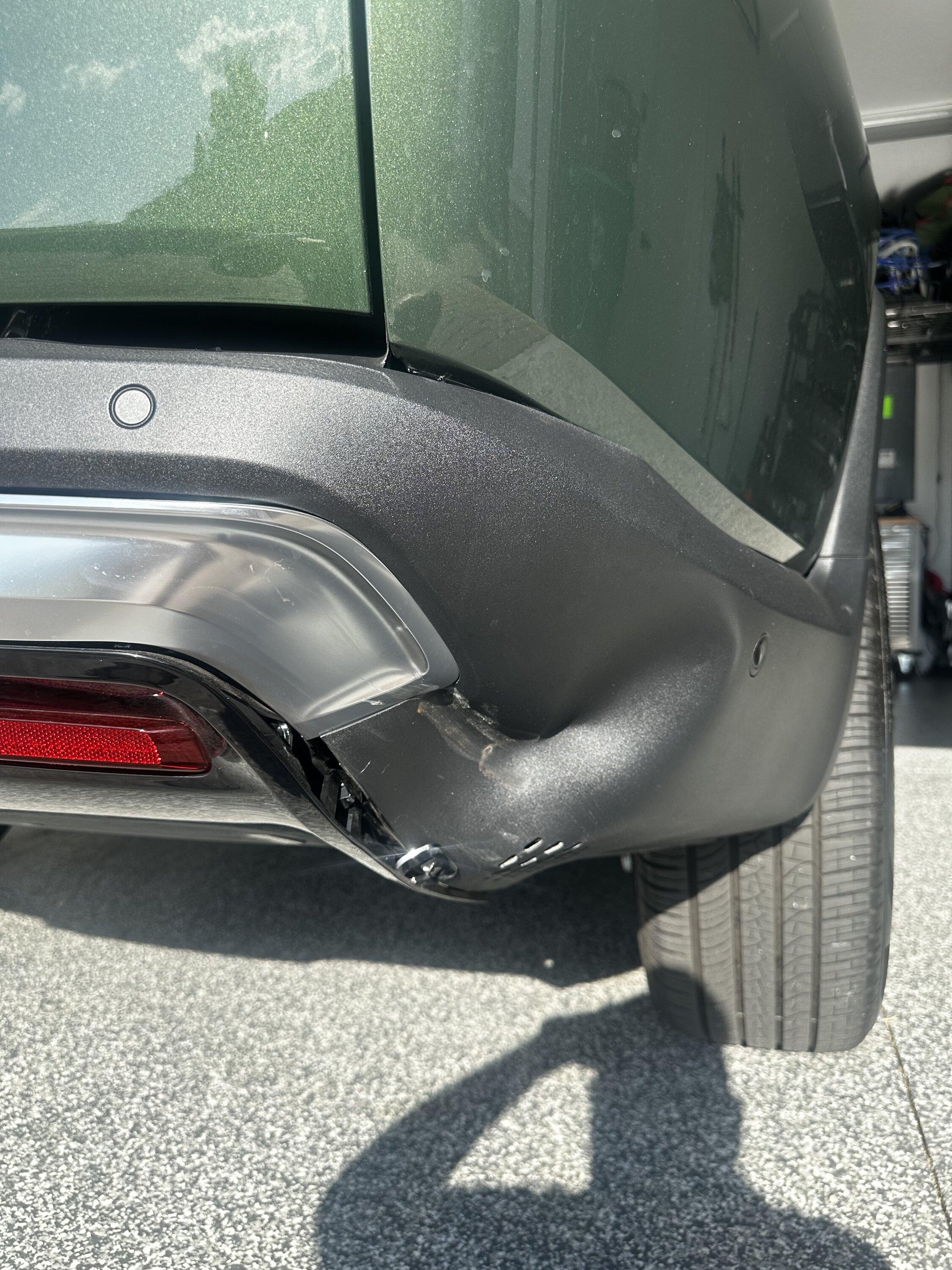 Rivian R1T R1S Fender Bender….? IMG_9483