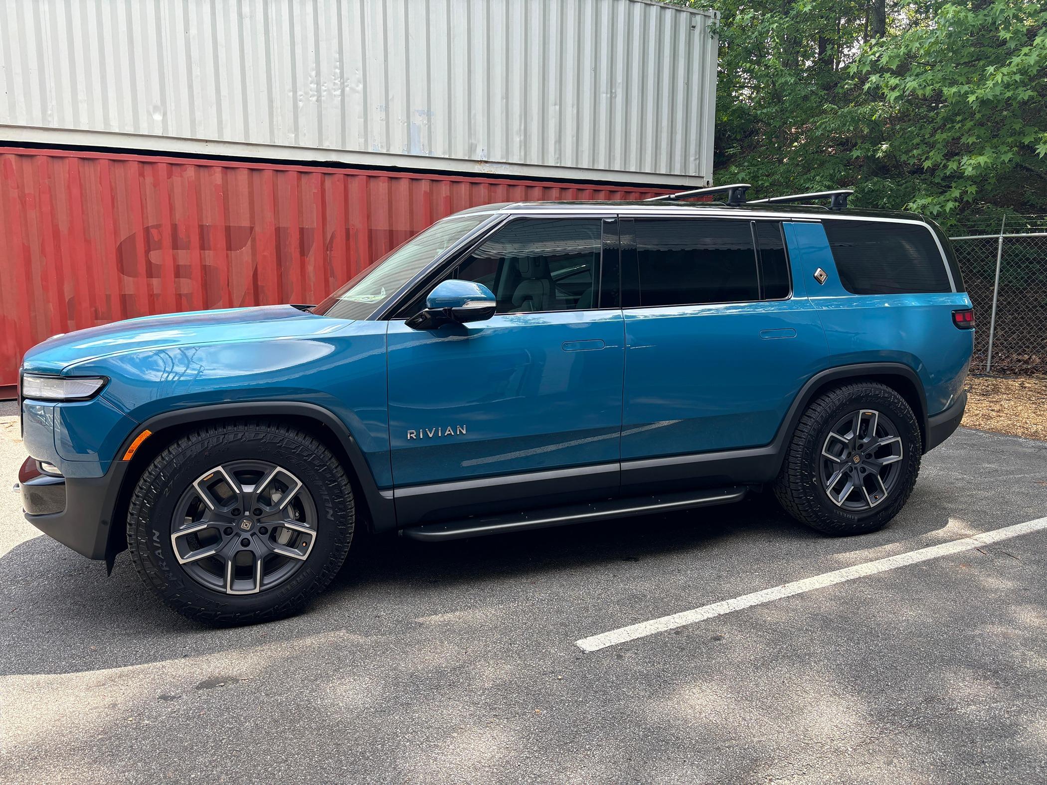 Rivian R1T R1S Completed my RMaxx Running Board install (R1S) unnamed (28)