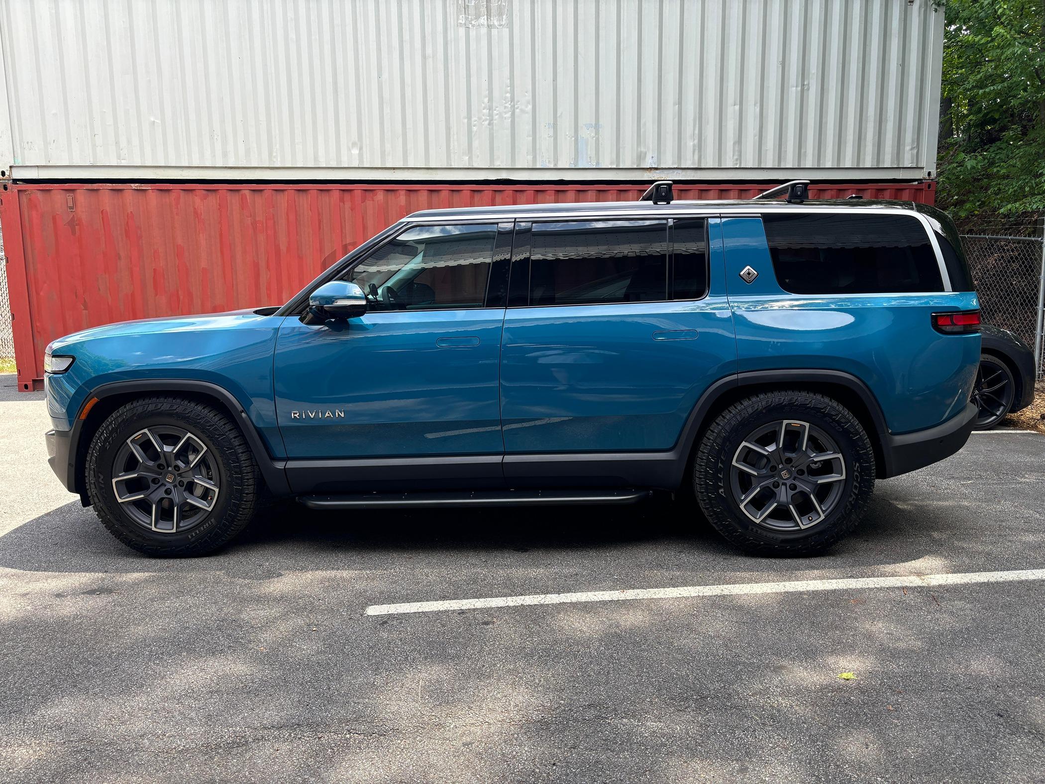 Rivian R1T R1S Completed my RMaxx Running Board install (R1S) unnamed (29)