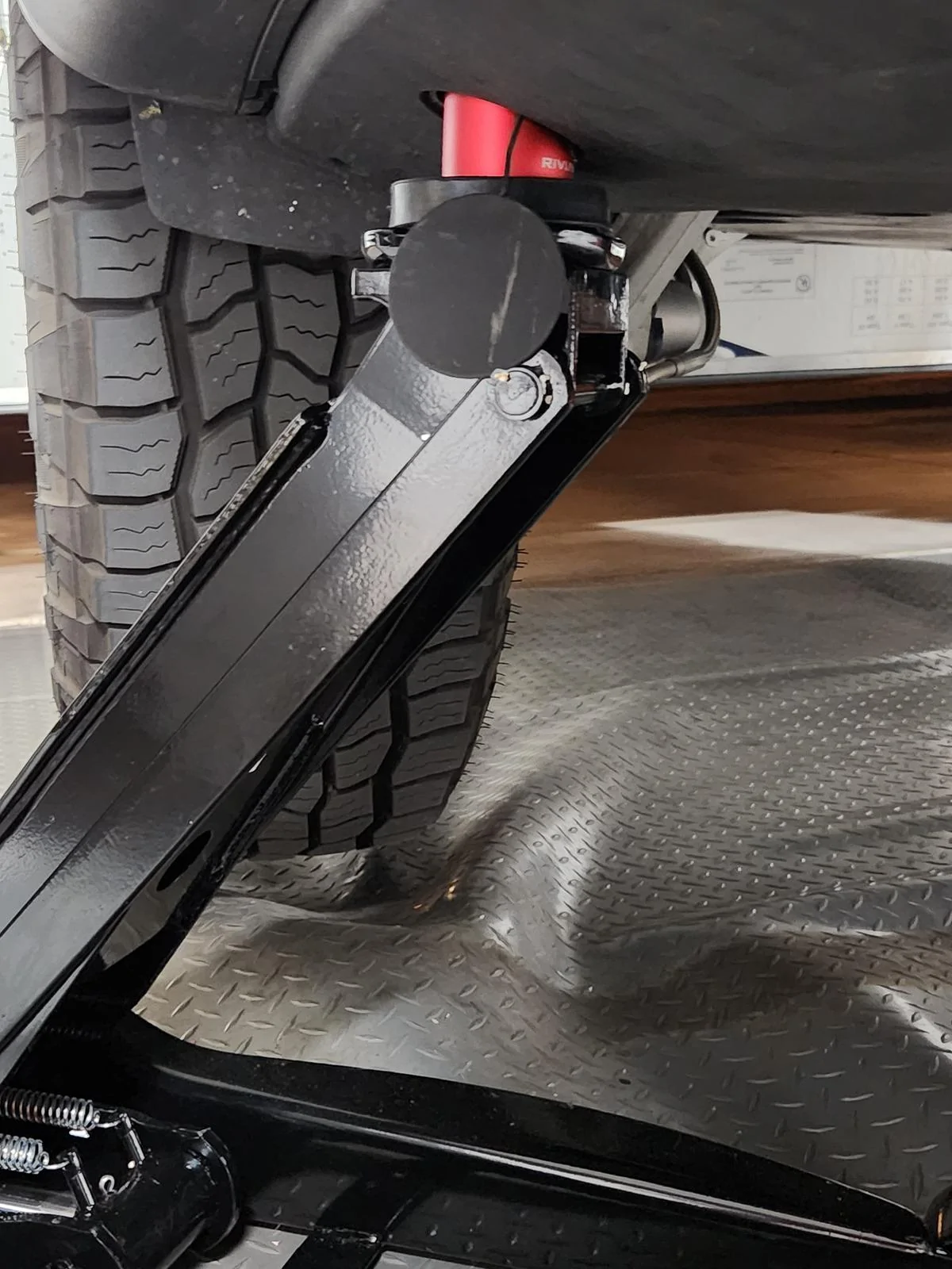 Rivian R1T R1S Floor Jack Capacity, is 2.5T enough? 20230523_202009