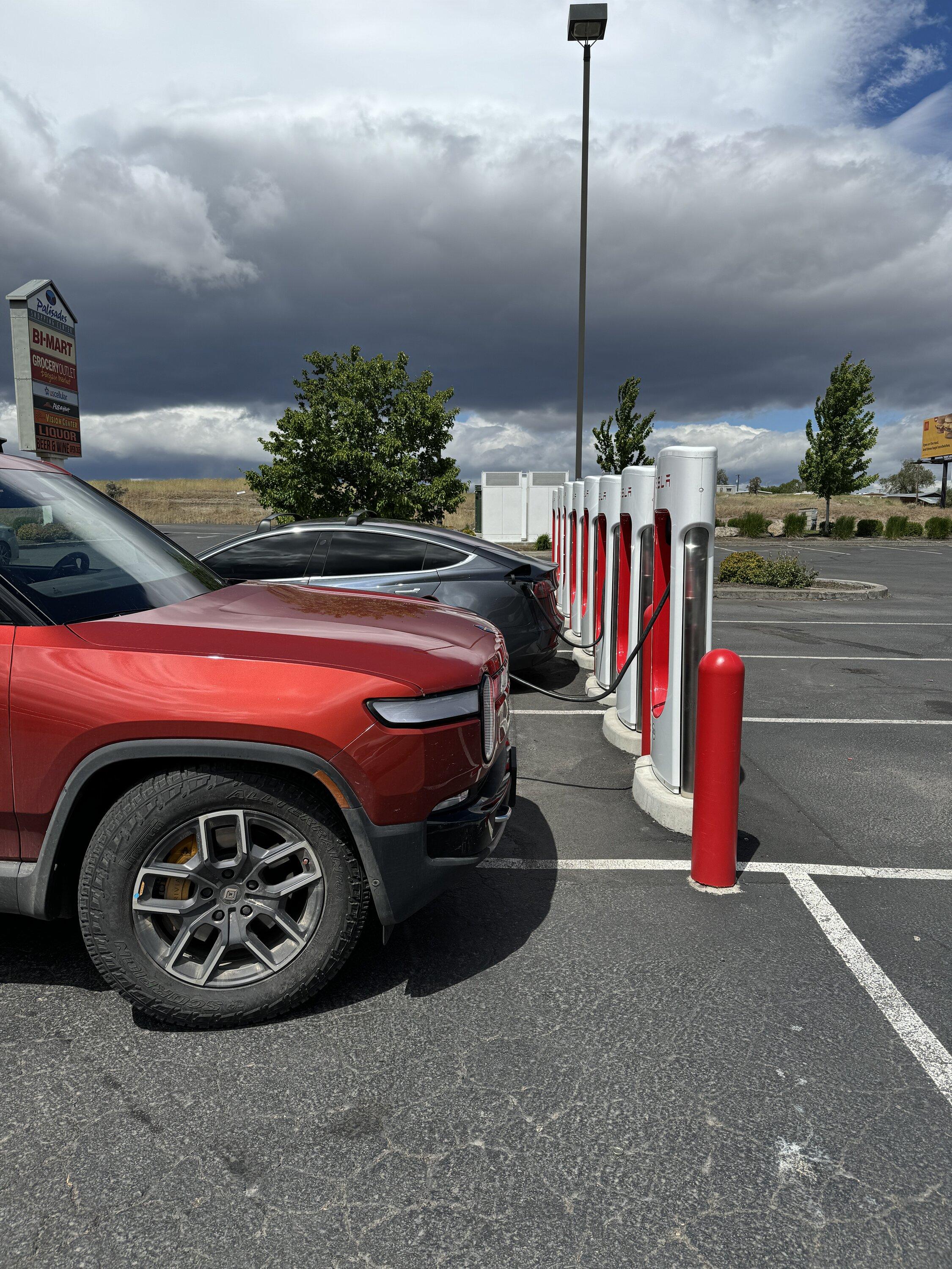 Rivian R1T R1S Pretty damn cool! Lectron adapter @ Tesla Supercharger IMG_2164