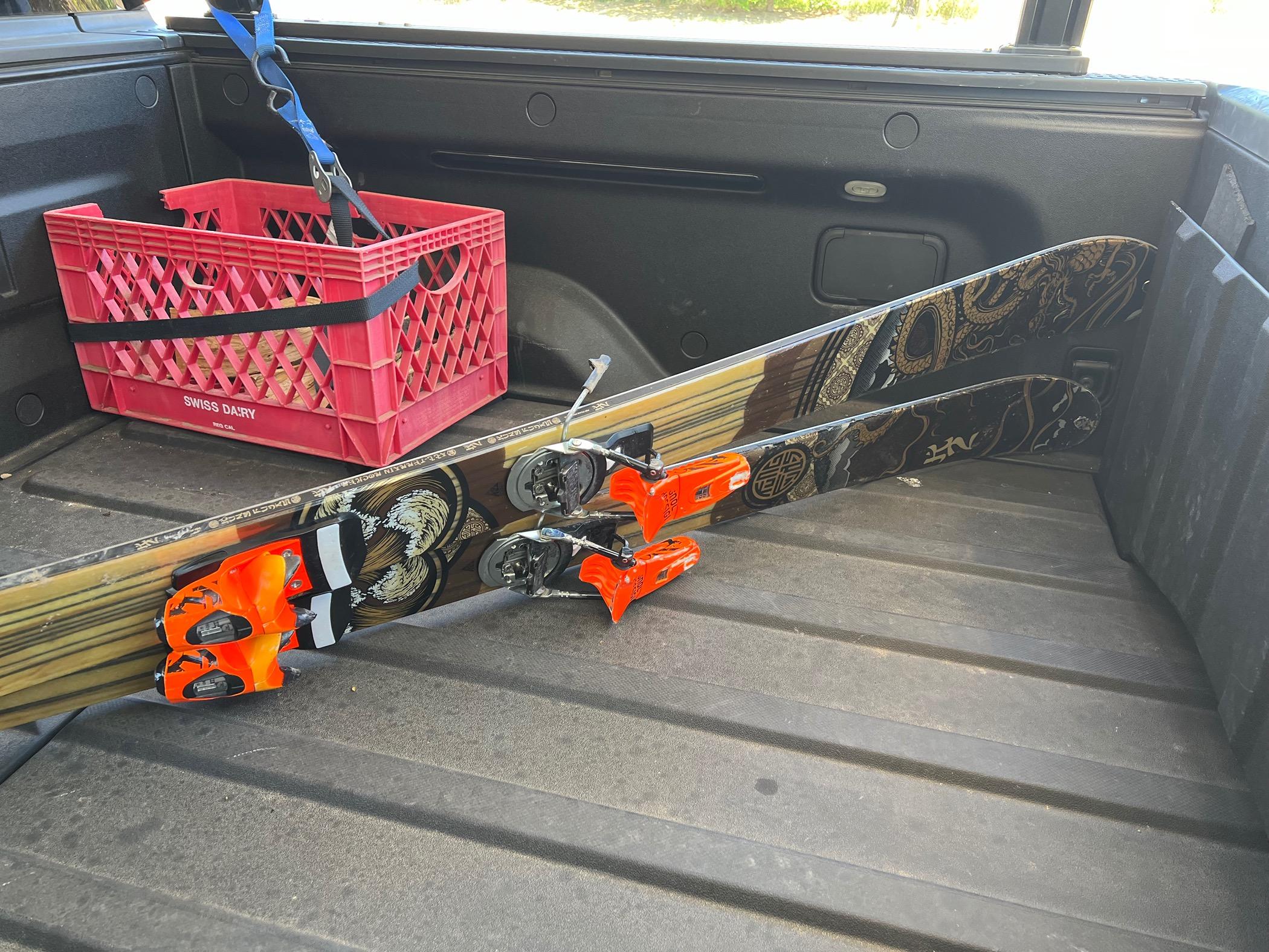 Rivian R1T R1S Skis fit in bed IMG_0284