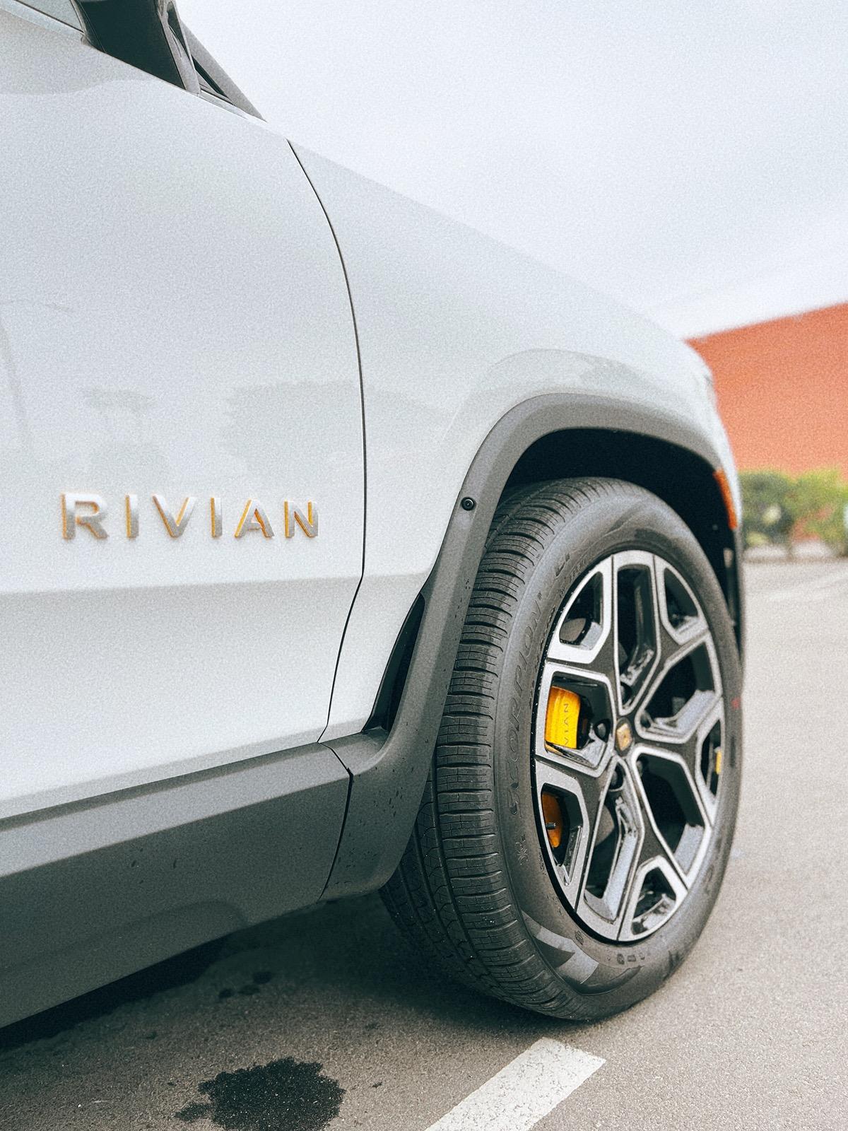 Rivian R1T R1S Problems with New Car IMG_4044