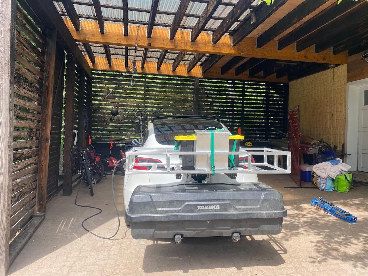 Rivian R1T R1S Yakima EXO System is the best swing away cargo hitch-based solution for my R1S yakima_exo - 3