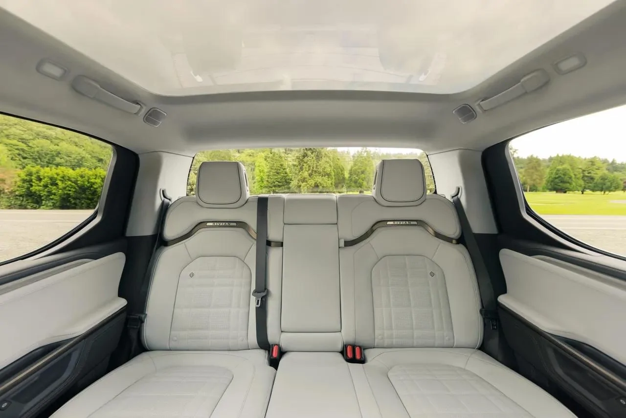 Rivian R1T R1S Official: 2025 R1T & R1S Refresh / Facelift (2nd Gen) Specs and Photos!  Quad Motor gets 1,025 HP and 0-60 in 2.5 Seconds!!! ZwUJMKcUND4QNGvYkN5Q67-1280-80.jpg