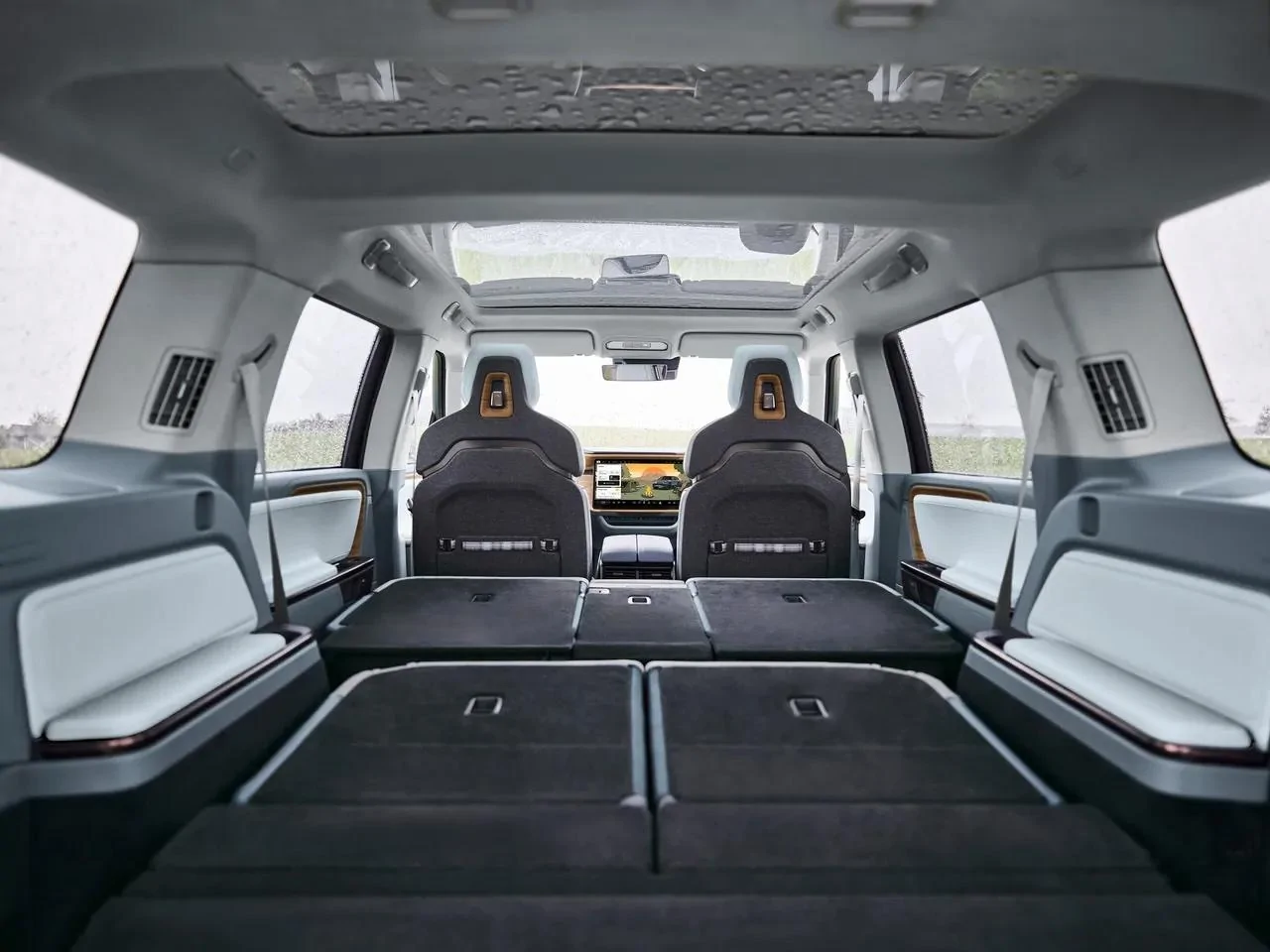 Rivian R1T R1S Official: 2025 R1T & R1S Refresh / Facelift (2nd Gen) Specs and Photos!  Quad Motor gets 1,025 HP and 0-60 in 2.5 Seconds!!! DZKk84YfeTuvF9QeDjKLx7-1280-80.jpg
