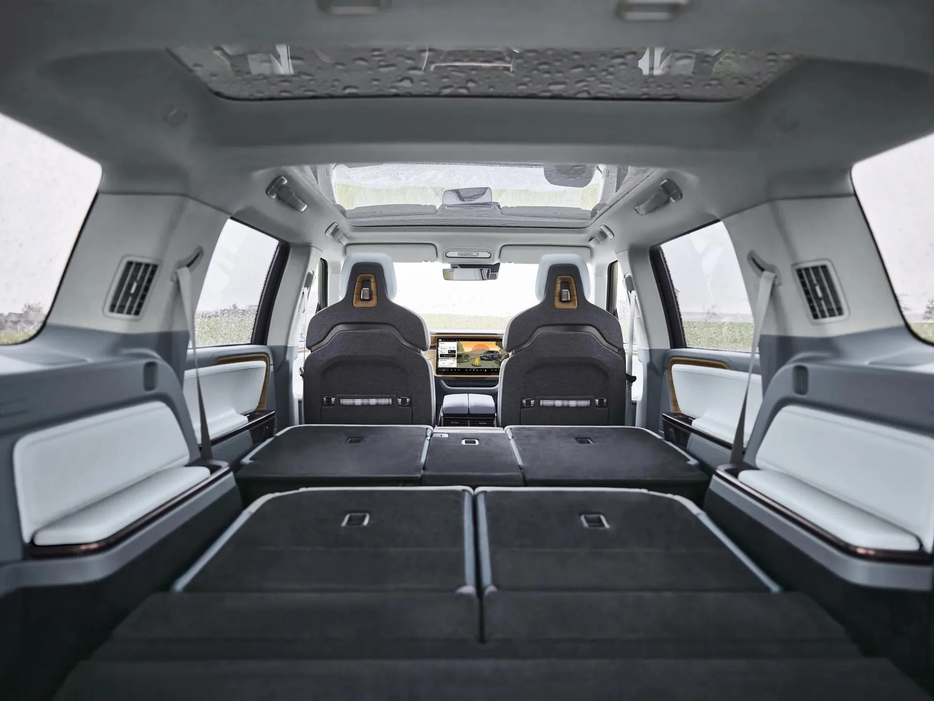 Rivian R1T R1S Official: 2025 R1T & R1S Refresh / Facelift (2nd Gen) Specs and Photos!  Quad Motor gets 1,025 HP and 0-60 in 2.5 Seconds!!! rivian-r1s_100932059_h-jpeg