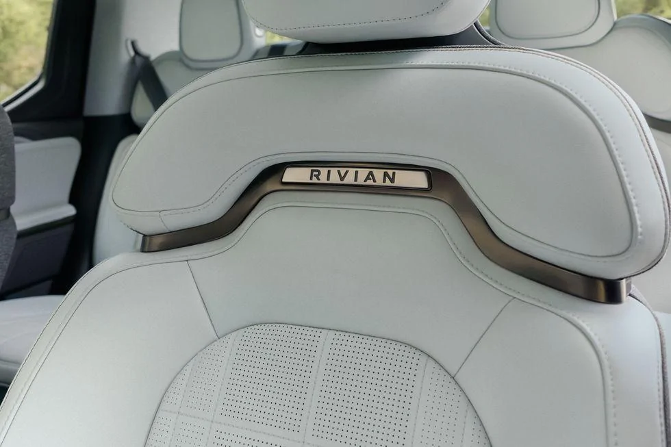 Rivian R1T R1S Official: 2025 R1T & R1S Refresh / Facelift (2nd Gen) Specs and Photos!  Quad Motor gets 1,025 HP and 0-60 in 2.5 Seconds!!! 2025-rivian-r1t-116-665f78bf7746a-jpg
