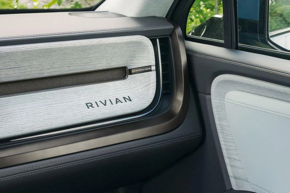 Rivian R1T R1S Official: 2025 R1T & R1S Refresh / Facelift (2nd Gen) Specs and Photos!  Quad Motor gets 1,025 HP and 0-60 in 2.5 Seconds!!! 2025-rivian-r1t-118-665f78c06eb8b-jpg