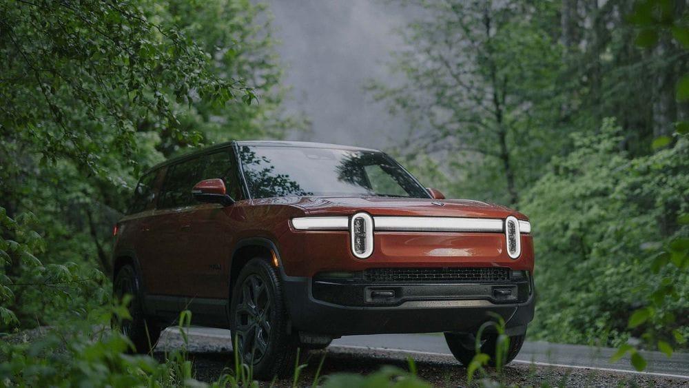 Rivian R1T R1S Official: 2025 R1T & R1S Refresh / Facelift (2nd Gen) Specs and Photos!  Quad Motor gets 1,025 HP and 0-60 in 2.5 Seconds!!! -rivian-r1t-electric-truck-r1s-suv-first-drive-