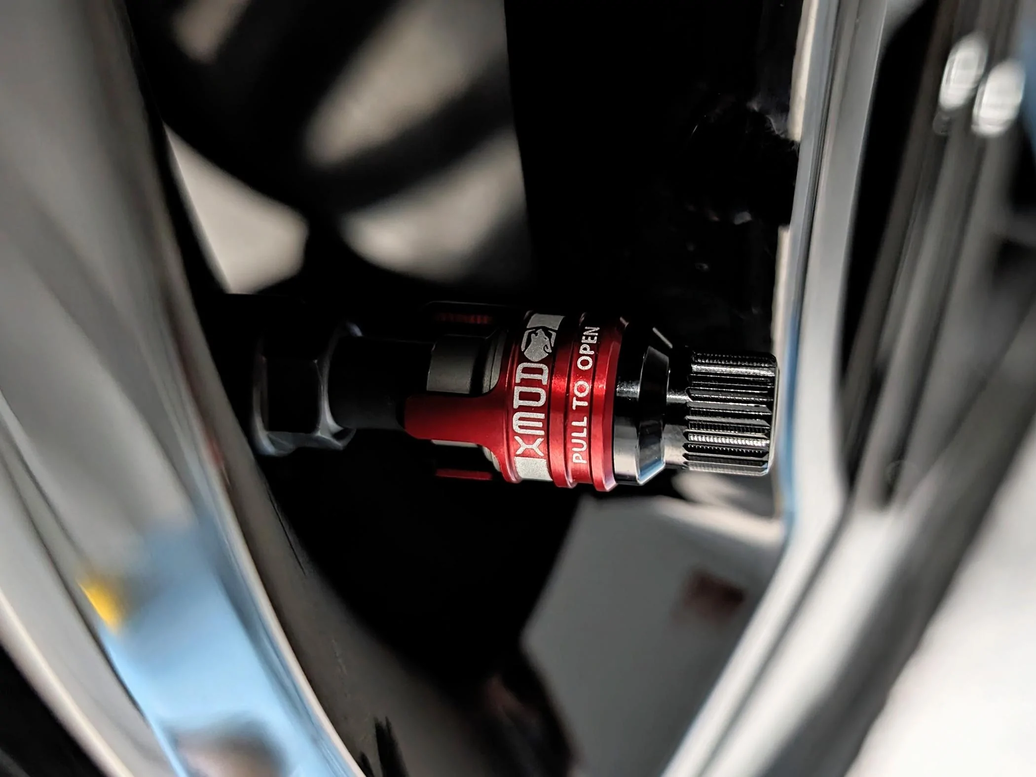 Rivian R1T R1S Screw On Fast Deflator (For Airing Down) Review - Apex Designs RCV Rapid Connect Valve PXL_20240609_002813558-EDIT
