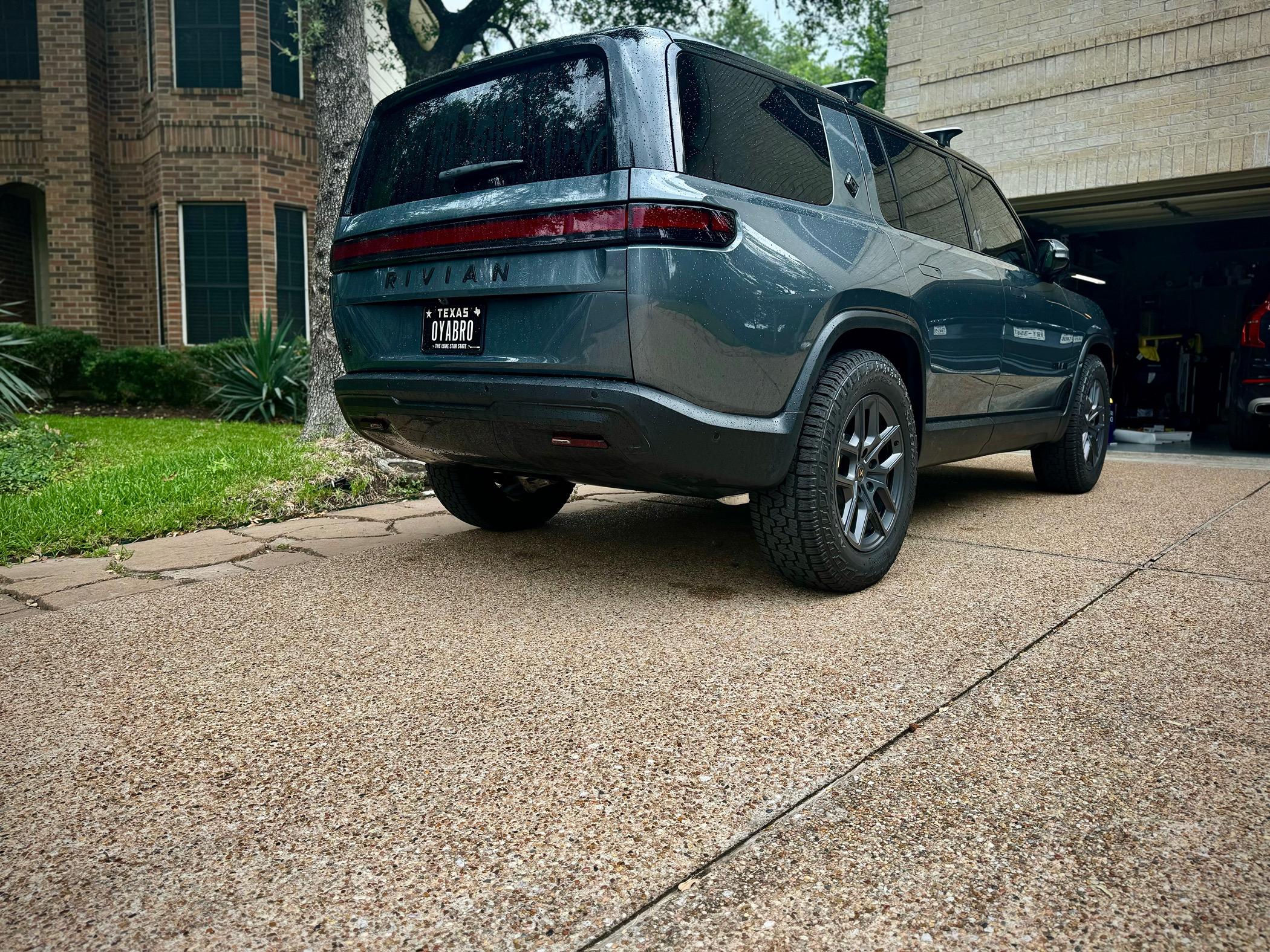 Rivian R1T R1S Meet Ol’ Greyg IMG_5446