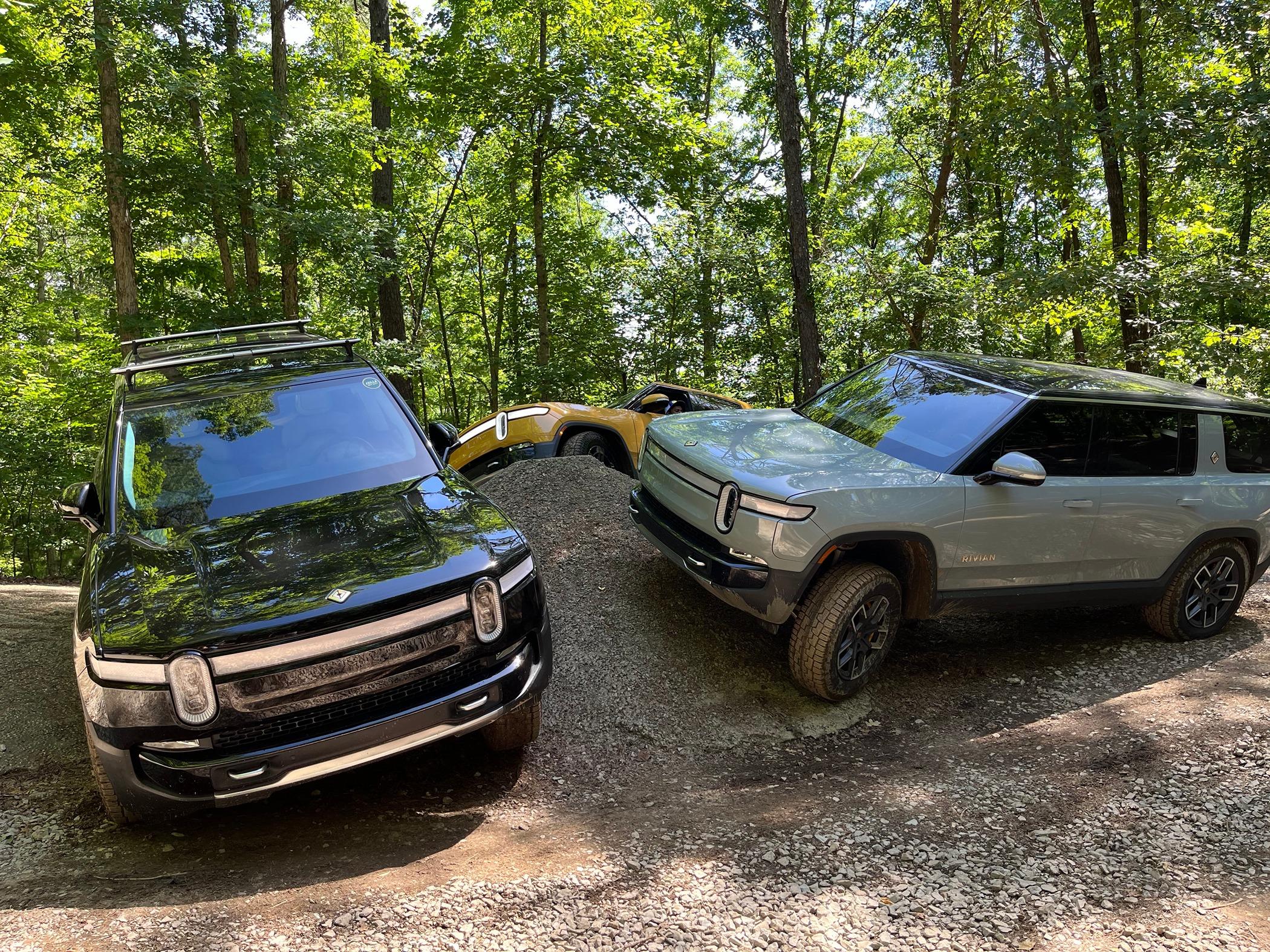 Rivian R1T R1S ATL_R1S Midnight Black Build IMG_7783