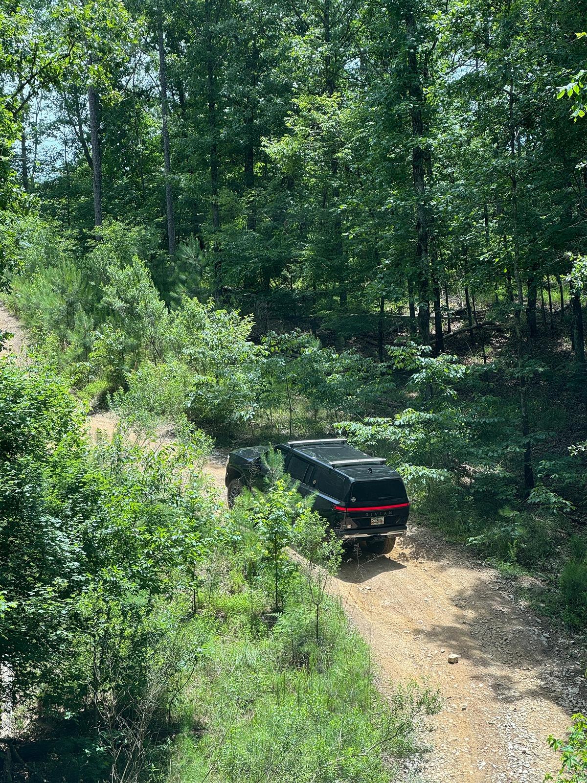 Rivian R1T R1S ATL_R1S Midnight Black Build IMG_6167