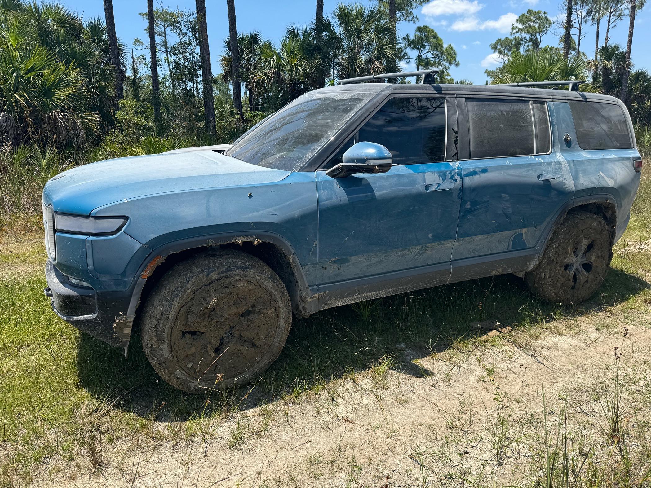 Rivian R1T R1S Off roading with 22s? IMG_2537