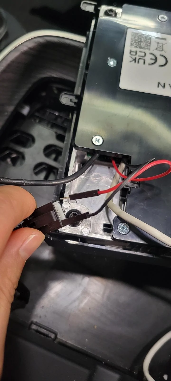 Rivian R1T R1S USB-C hub for front console 20240614_165307