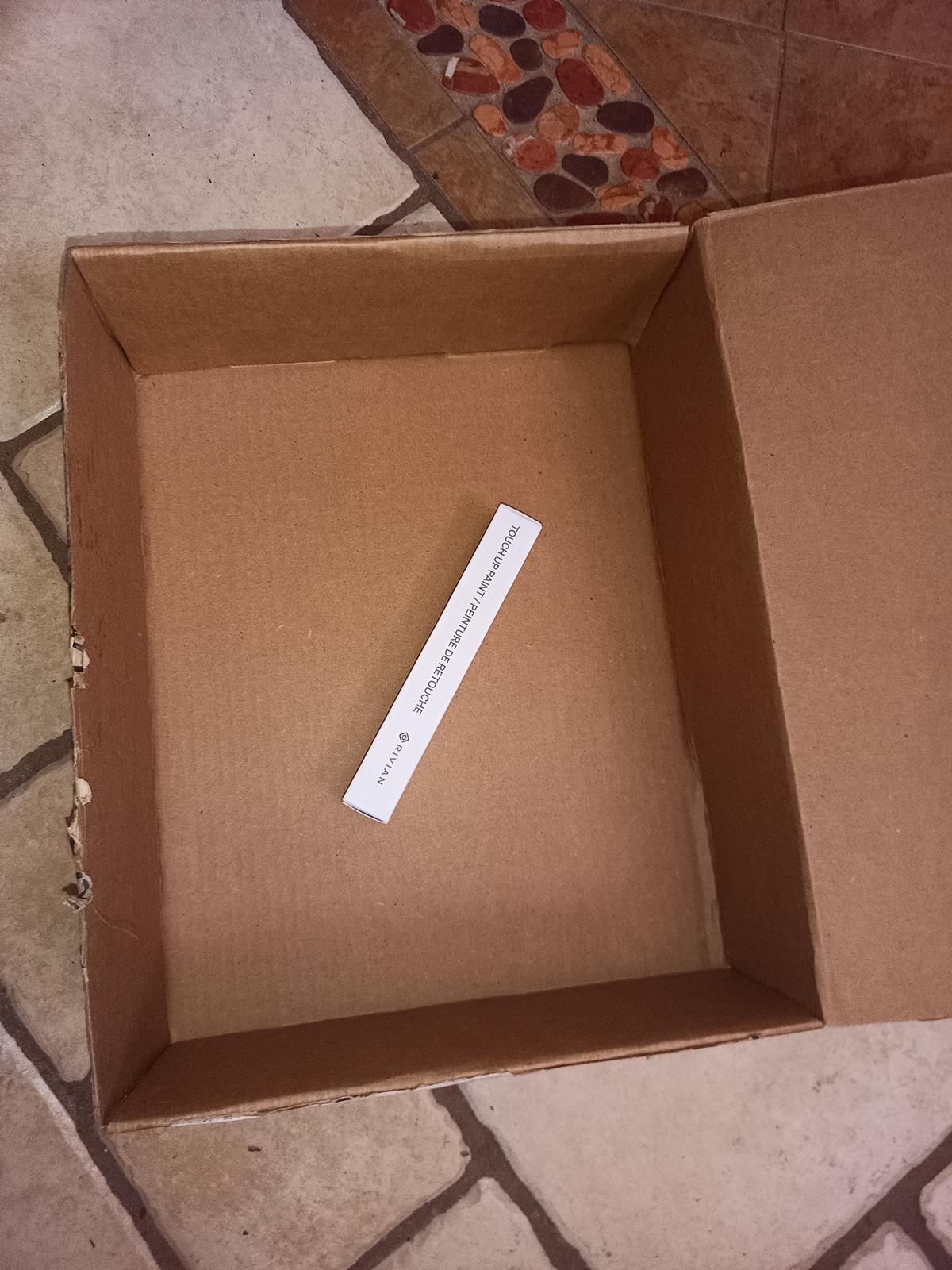 Rivian R1T R1S A pen in a box? 1000010887