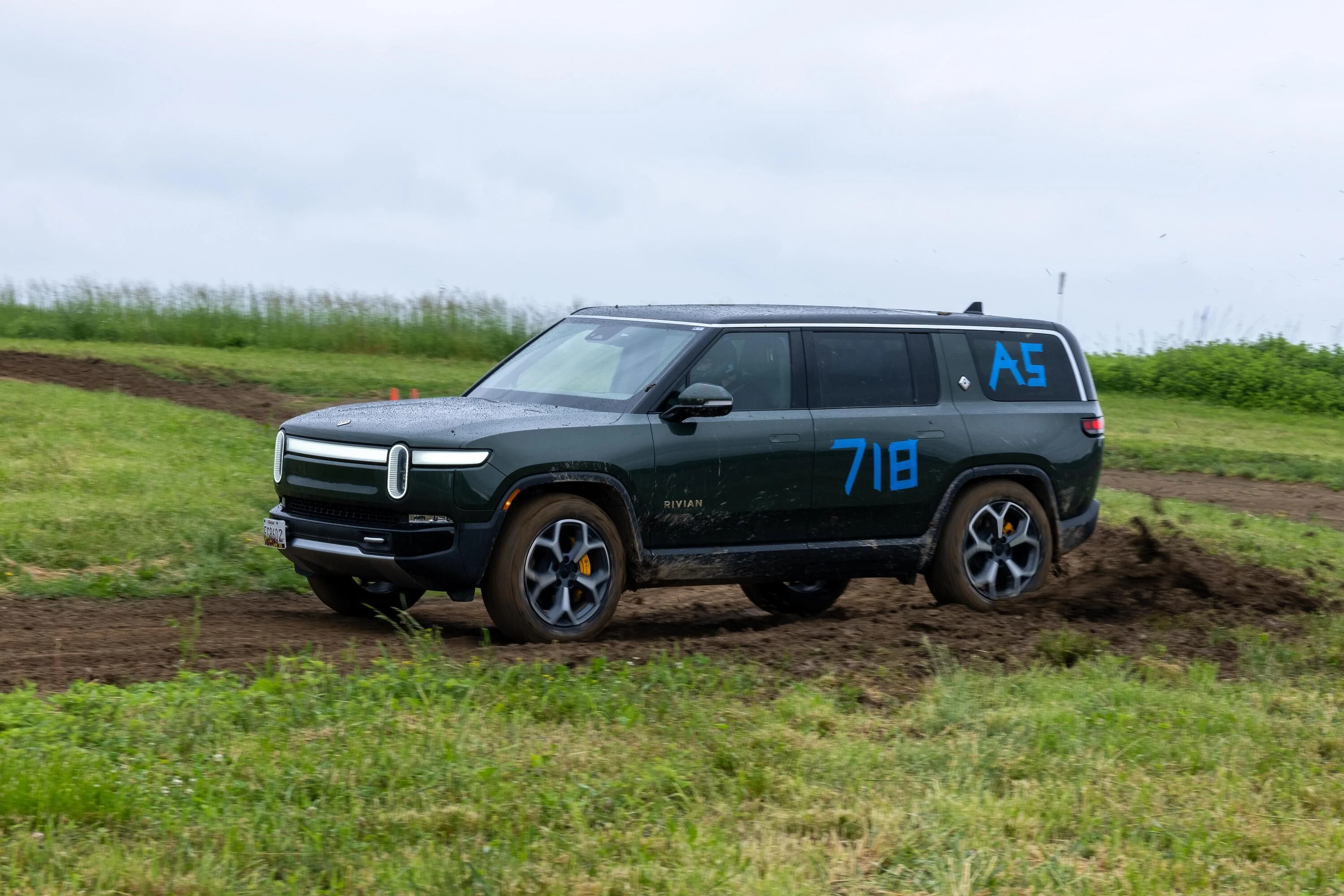 Rivian R1T R1S Anyone Rallycrossed a R1S? gMptPKi