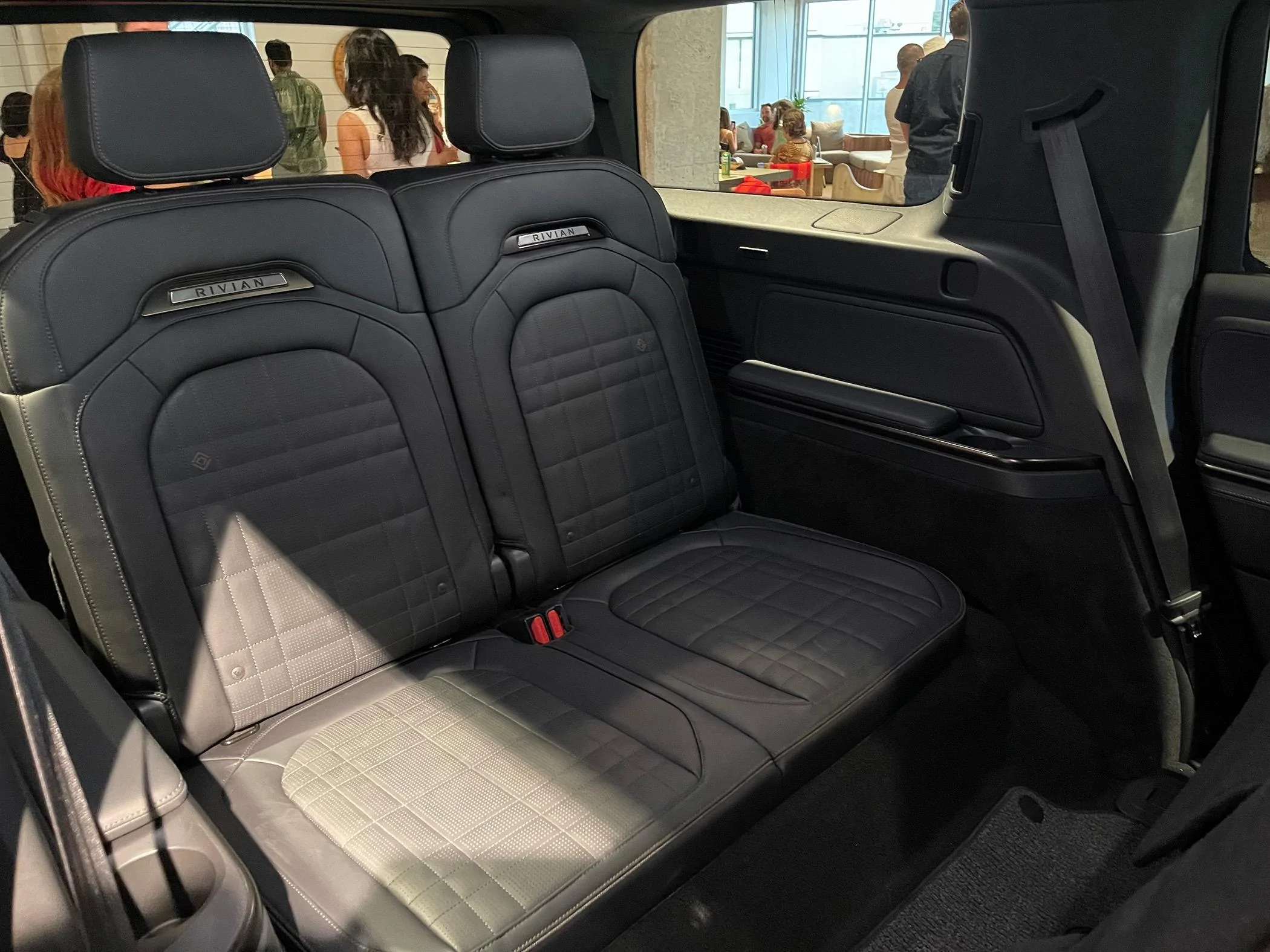 Rivian R1T R1S Gen 2 Rivian R1 - Real Life Pictures & Impressions IMG_3121