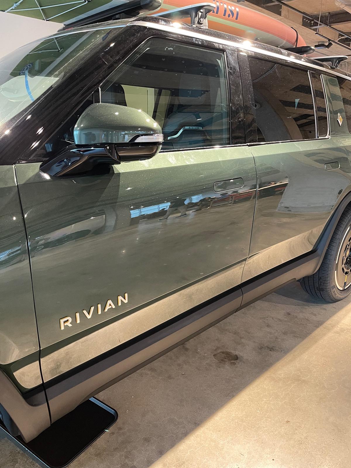 Rivian R1T R1S Gen 2 Rivian R1 - Real Life Pictures & Impressions IMG_3158