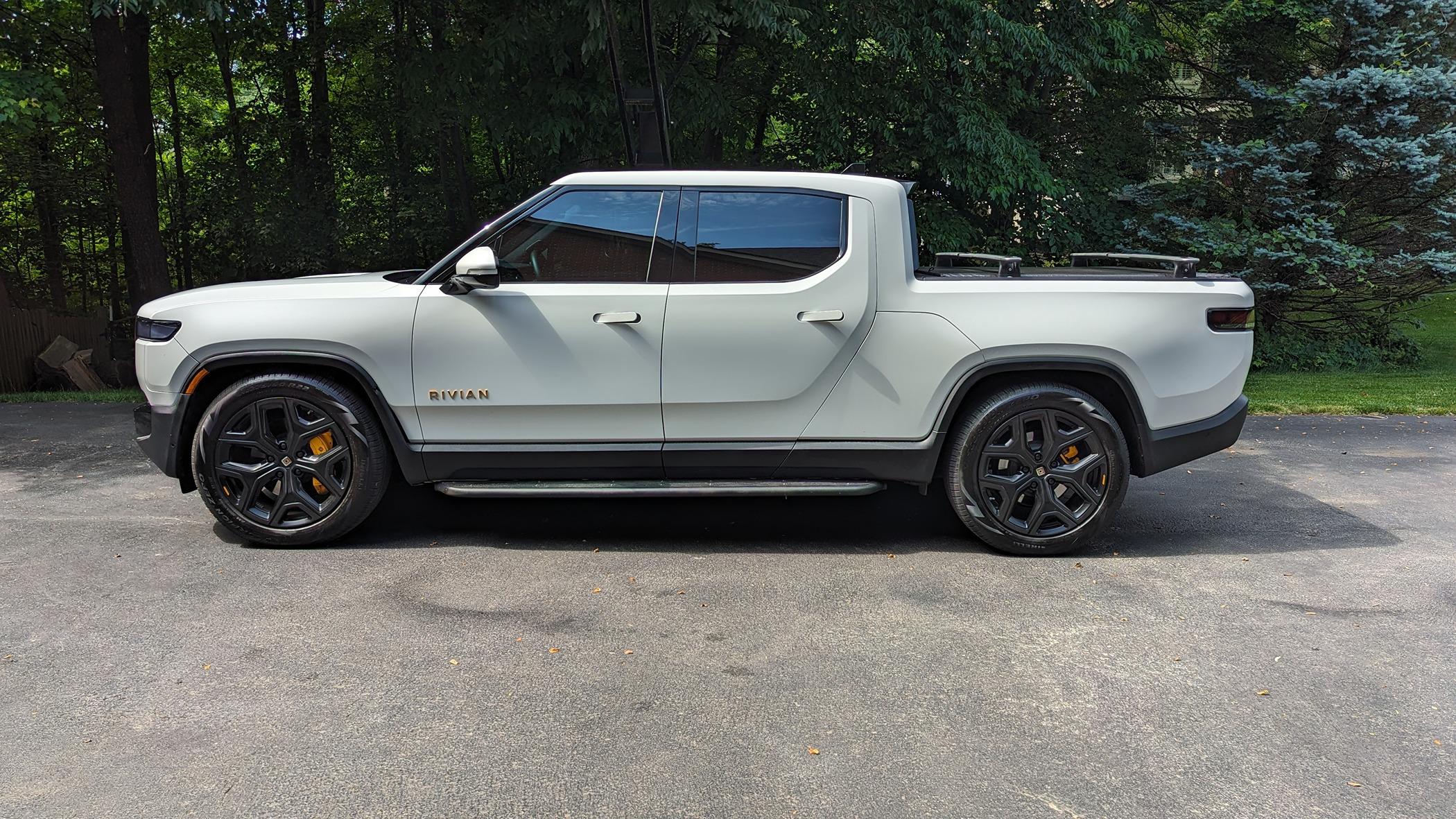 Rivian R1T R1S Matte wrap gang! Let's see photos of your matte Rivian R1T & R1S PXL_20240523_192927844~2