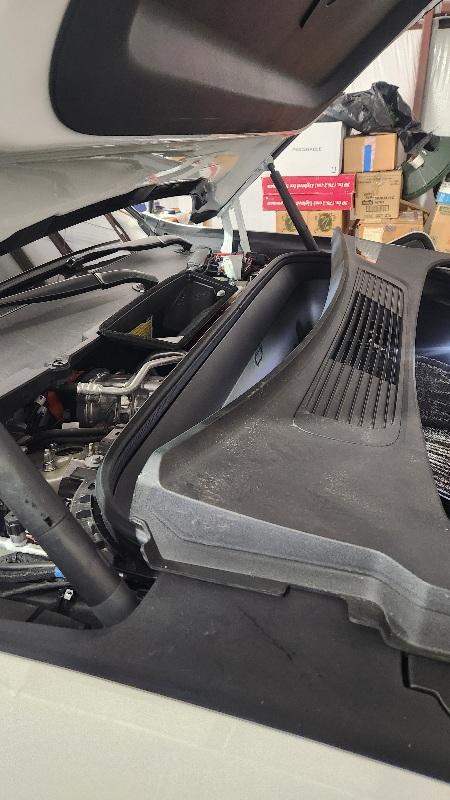 Rivian R1T R1S Rivian executive acknowledges R1S AC noise problem 20240617_162714