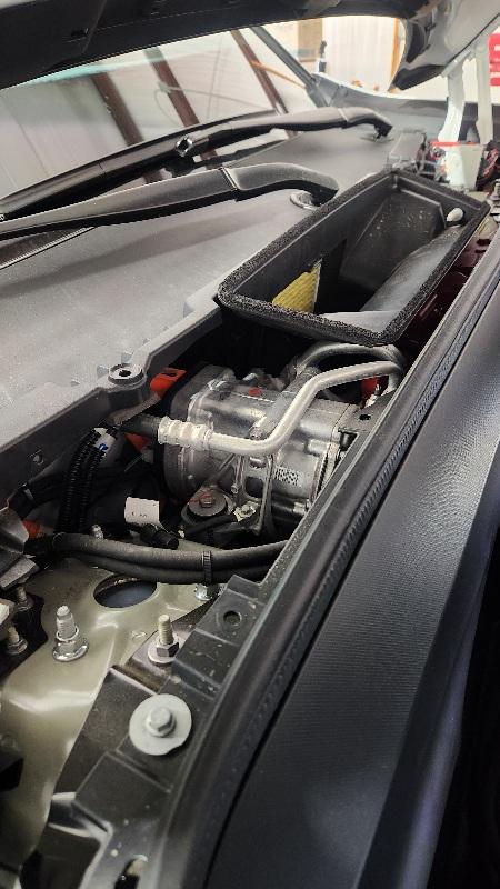 Rivian R1T R1S Rivian executive acknowledges R1S AC noise problem 20240617_162659